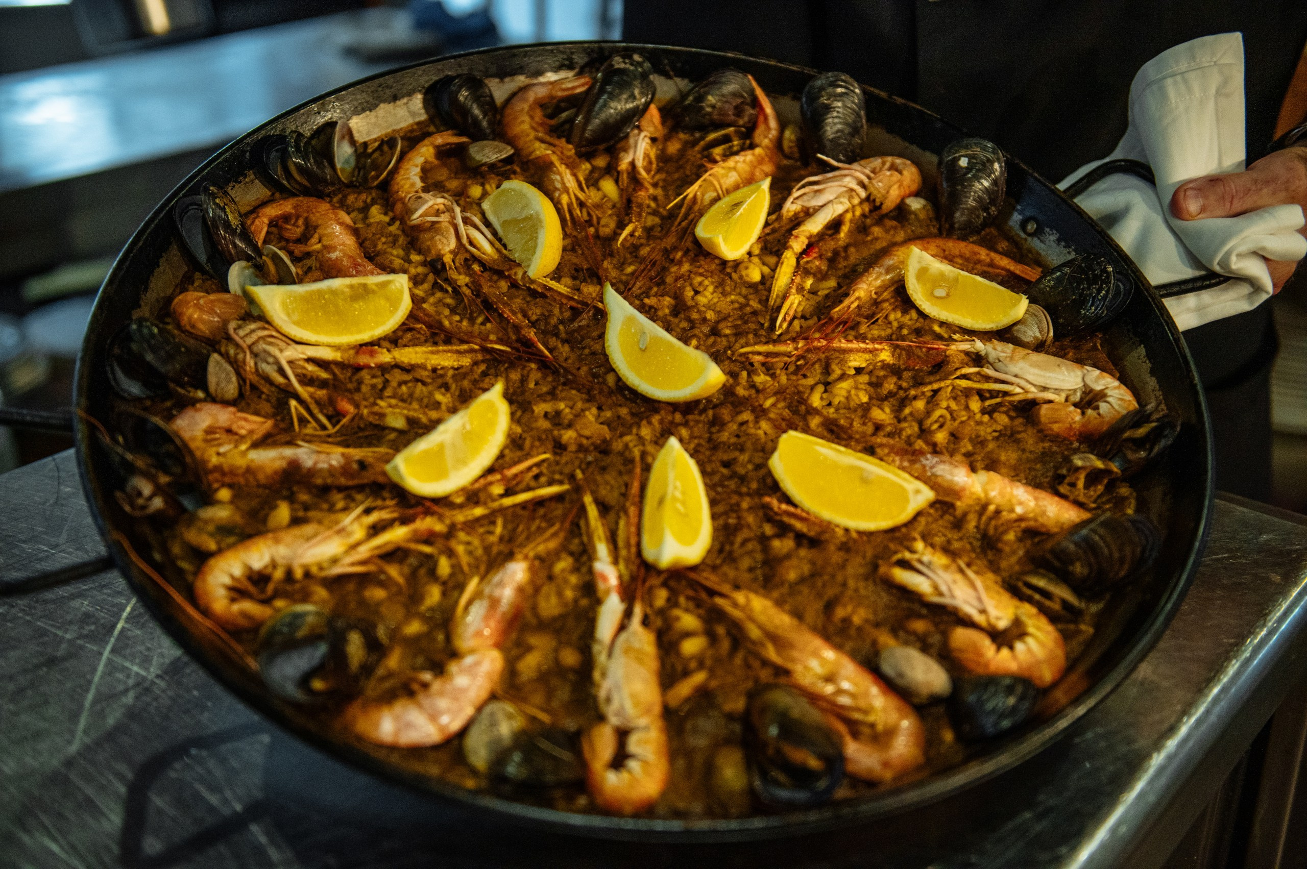 Fotografías de Bodas en Barcelona: Capturando Momentos Espontáneos y E. Fotógrafa Ekaterina Gasanova - sesiones de fotos en Barcelona