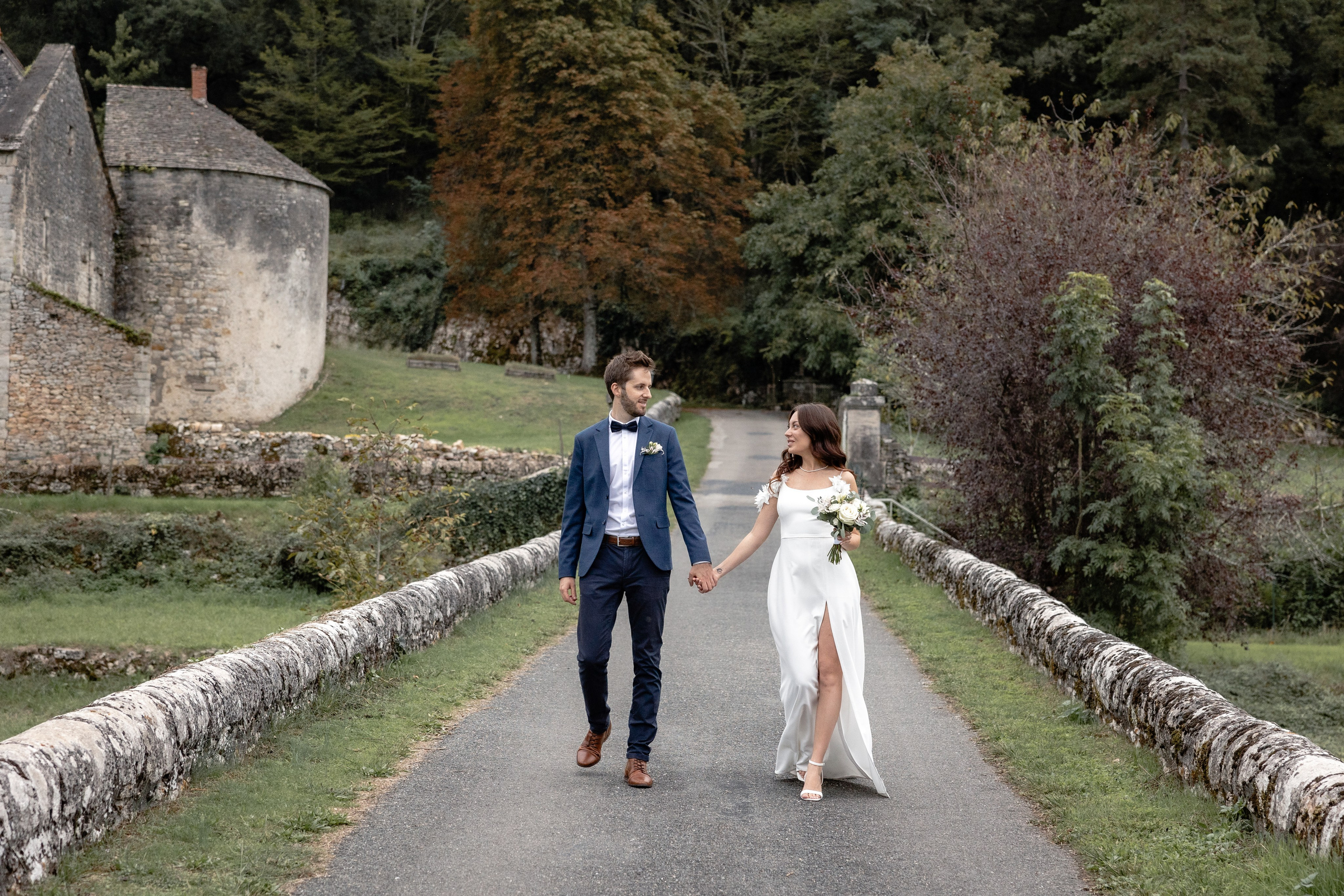 French Chateau Wedding. Elopement at Château de Cénevières. Eugénie Smirnova — your photographer in Toulouse and southwest France