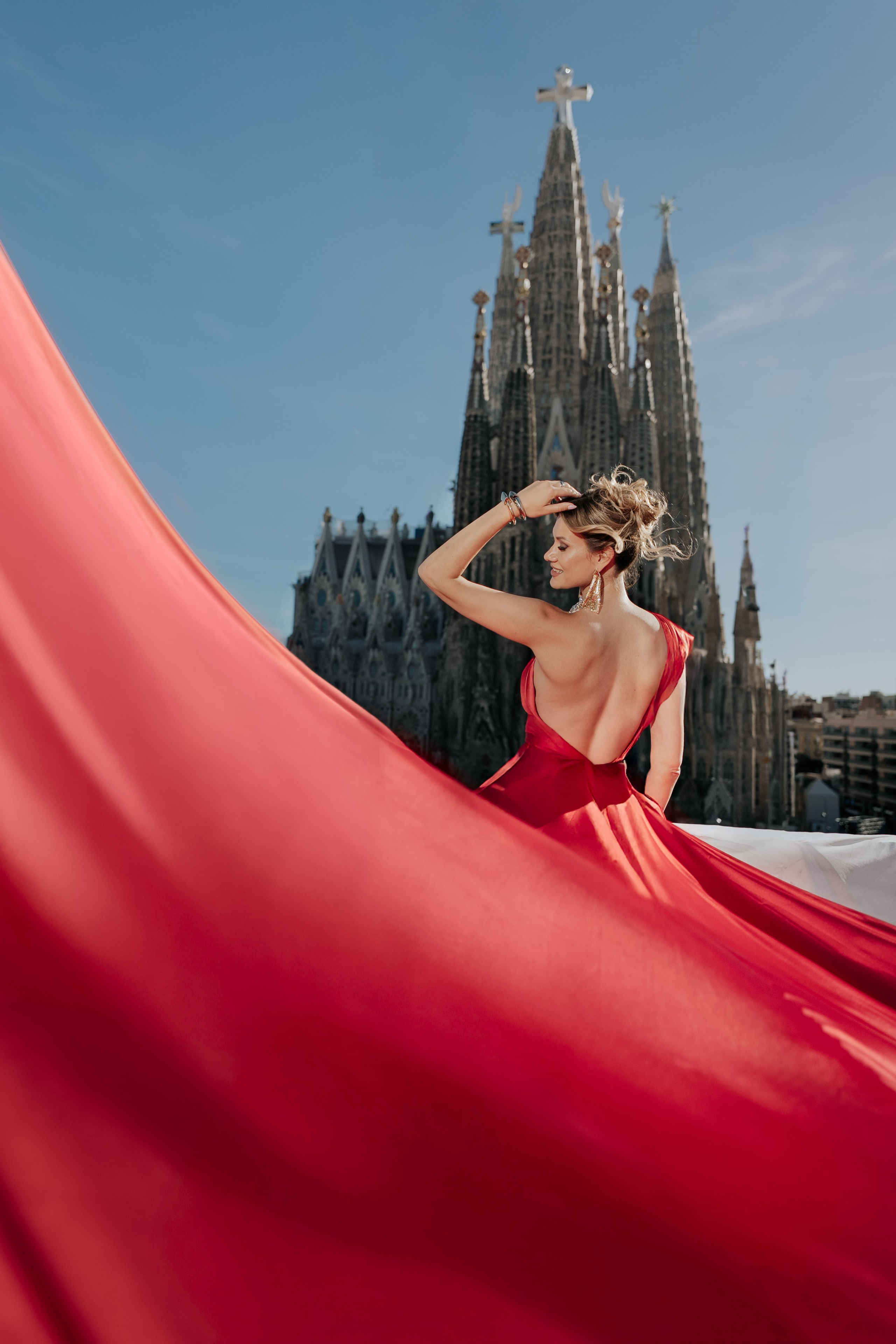DiaFoto Luxury Dress Photoshoot in Barcelona | Flying Dress Photoshoot | Unique and Special Things To Do In Barcelona