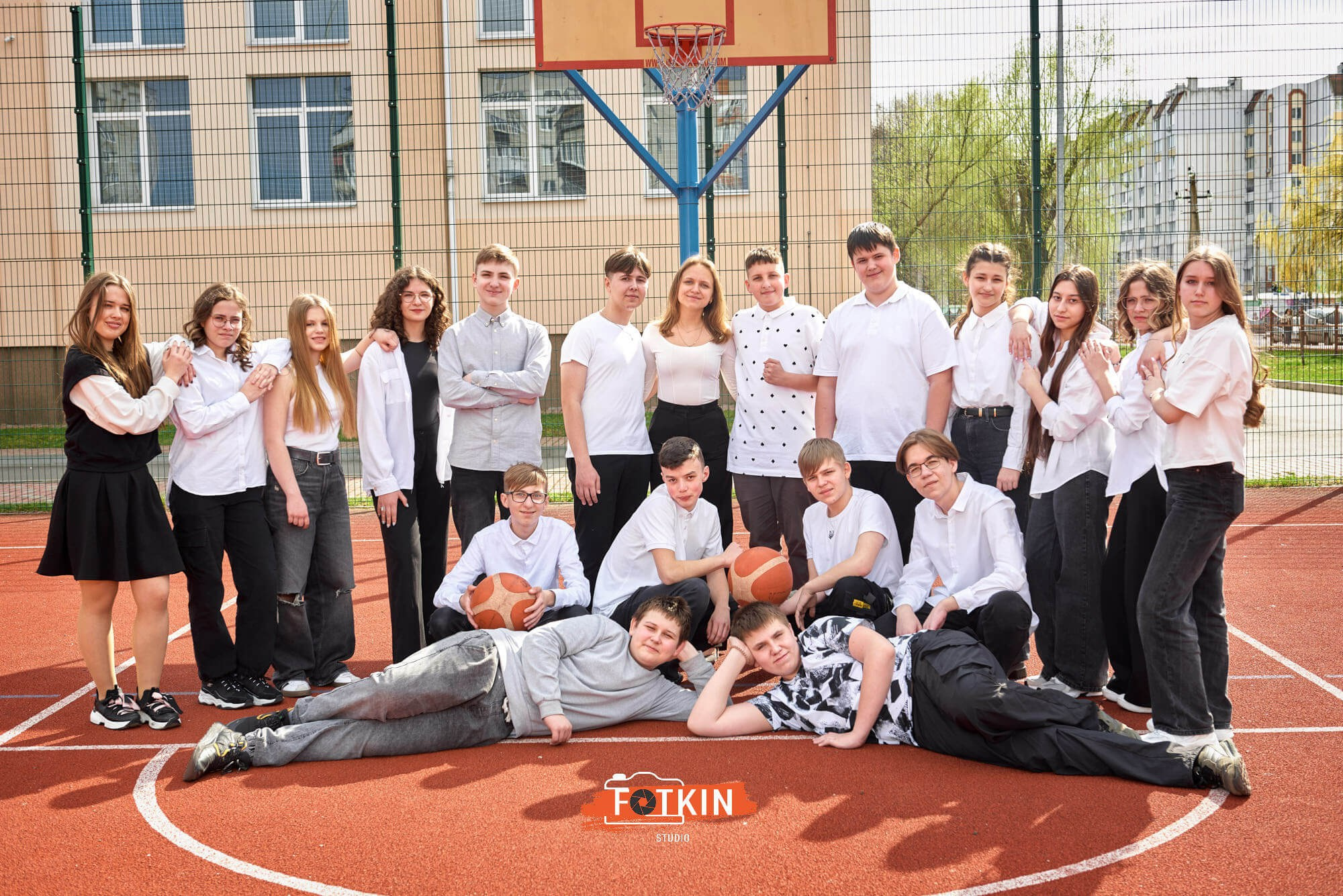 Випускні альбоми для 9- 11 класів Дніпро. Випускні альбоми фотокниги Київ та Дніпро