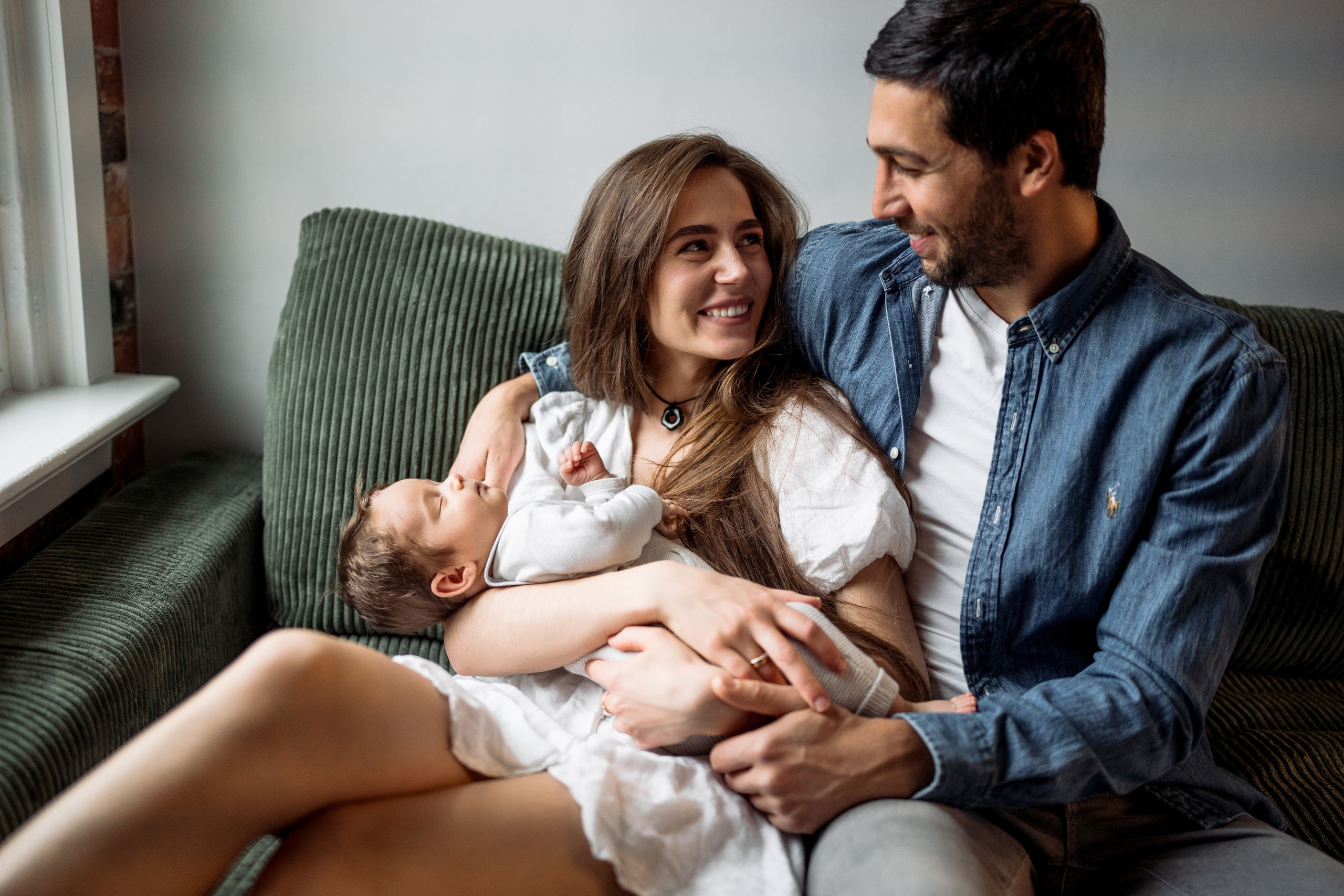 Newborn & Pet Lifestyle Photography – Cute & Heartwarming. Alisa Tant — Family and newborn photographer Bucks County, Montgomery county, Philadelphia, NJ