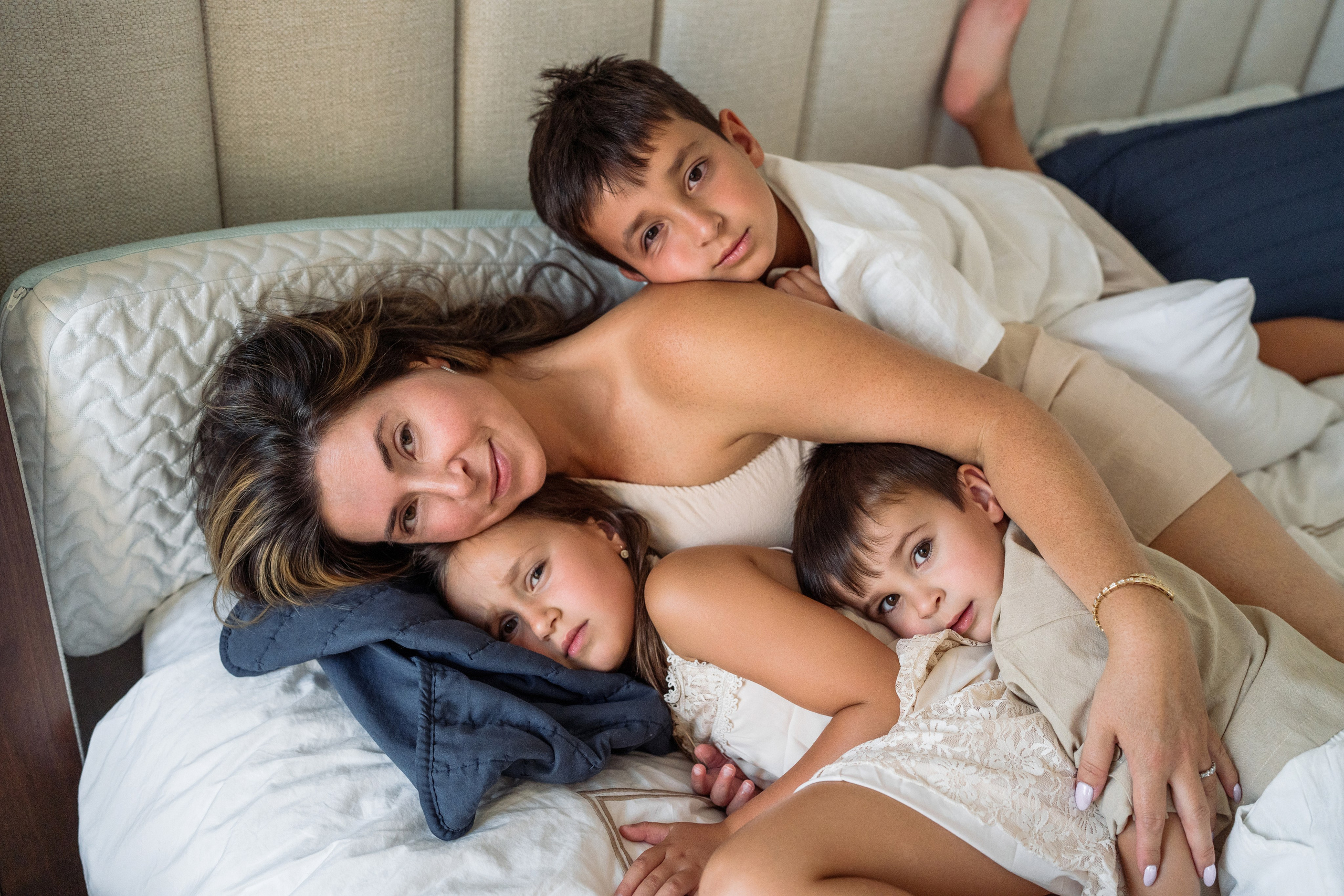 Cozy Family Photography at Home – Heartwarming & Relaxed. Alisa Tant — Family and newborn photographer Bucks County, Montgomery county, Philadelphia, NJ