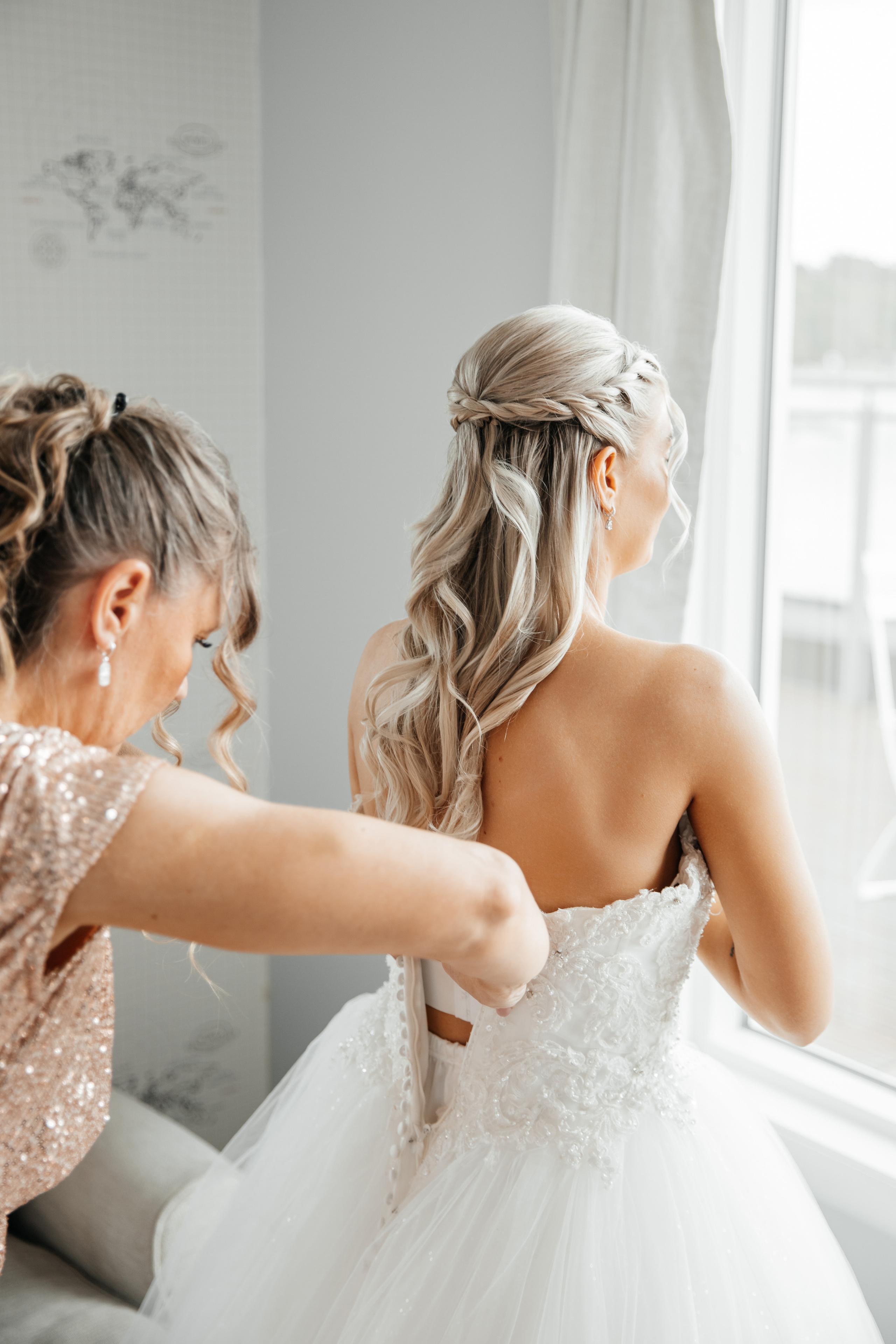 Wedding photographer in Tallinn. Wedding Photographer in Marbella, Como, Tuscany, Cannes