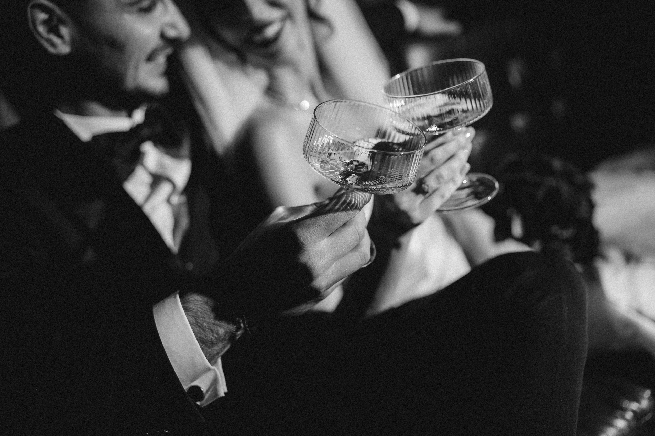 Povestea de nuntă a lui Anca și Dragoș în Bacău | Fotografie de Eveniment. Raw Studio. Fotograful tau de nunta!