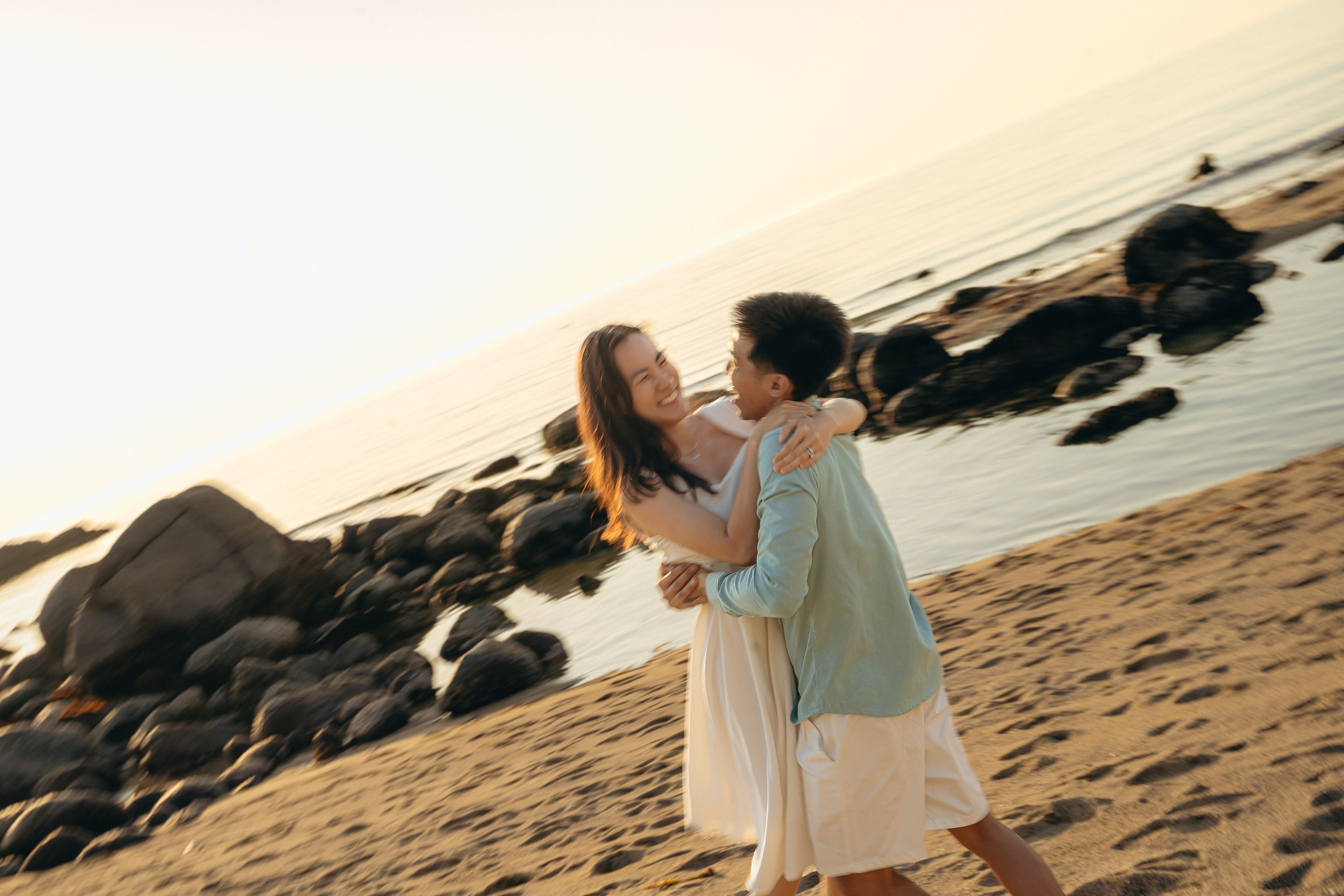 Fukuoka Couple Photoshoot: Roses, Totoro Forest & Sunset Love Story