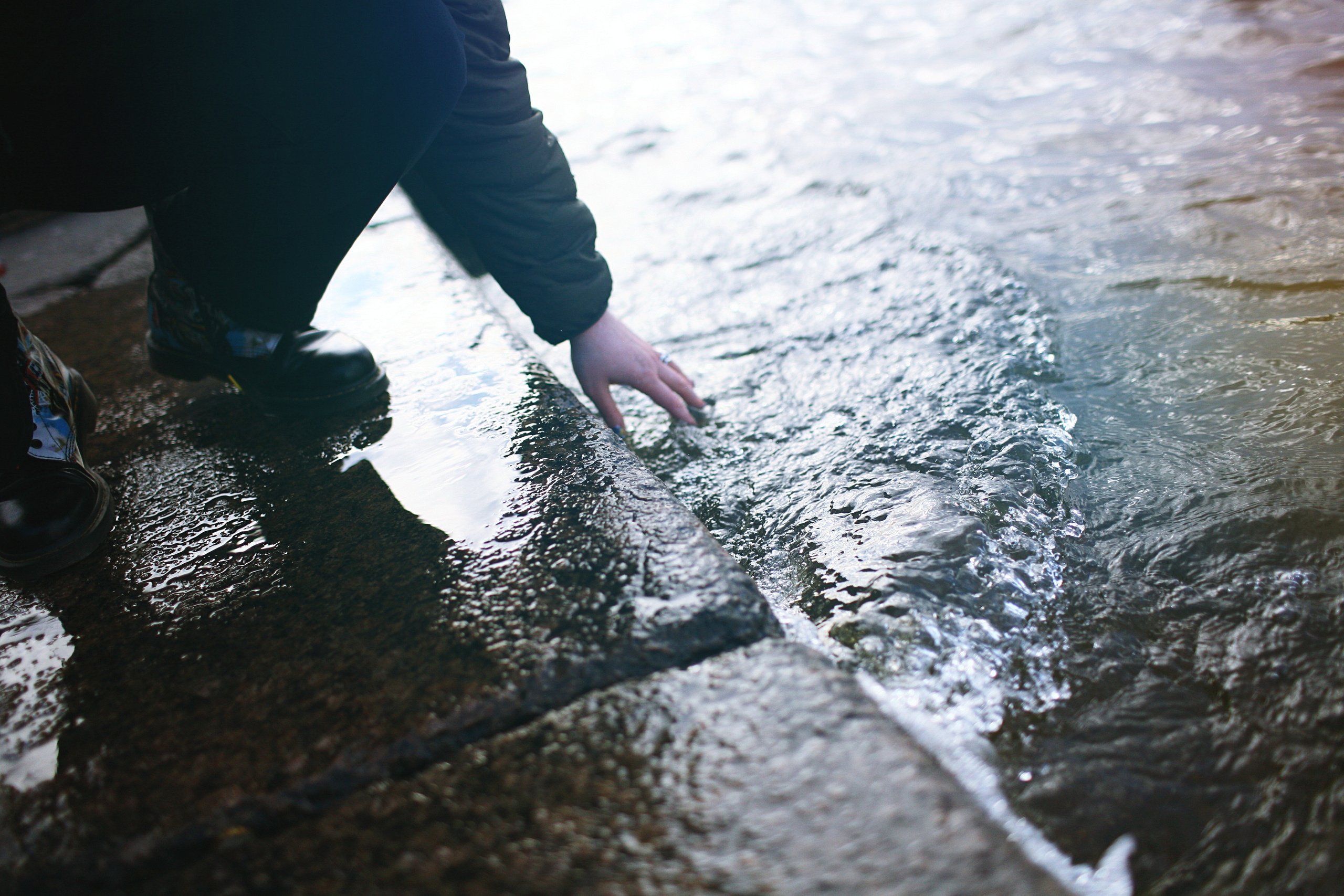 Fatima Rolling Up. Victoria Dini. Art photography in London / Folkestone, UK