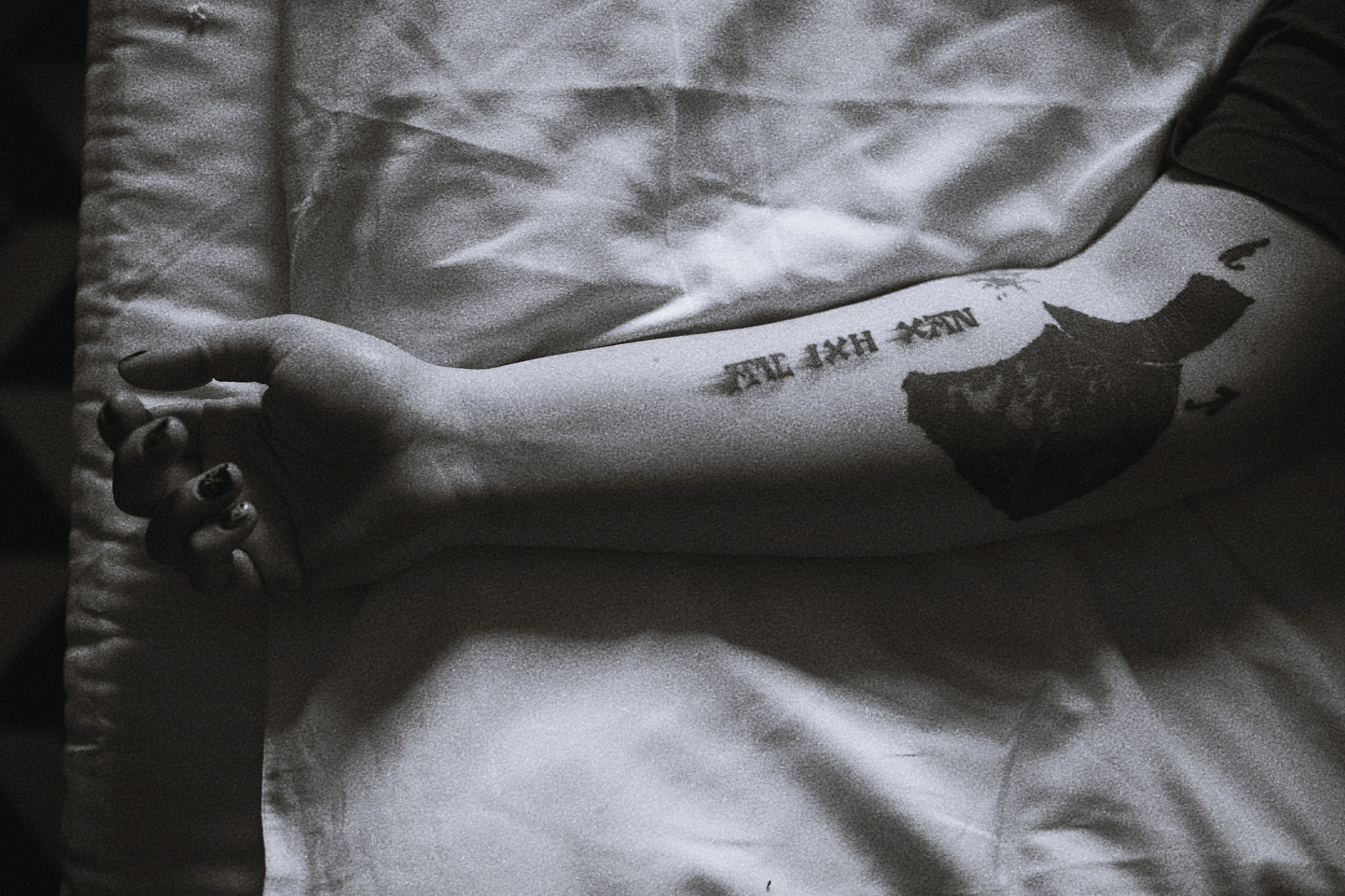 Fatima Rolling Up. Victoria Dini. Art photography in London / Folkestone, UK