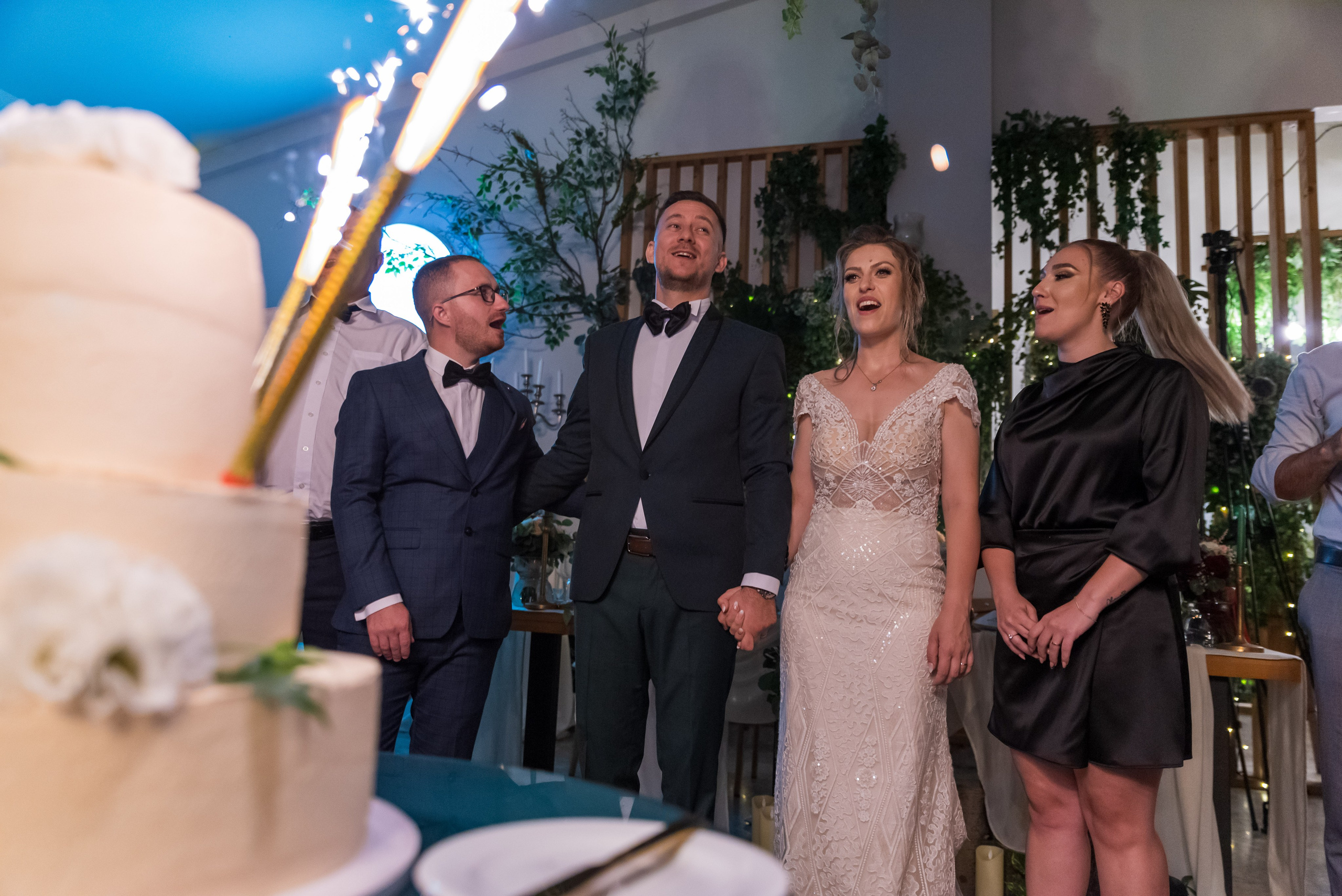 Locație de nuntă, fotograf nuntă, fotograf eveniment, fotograf ceremonie, fotograf petrecere, fotograf mireasă, fotograf mire, decor nunta, fotograf atmosferă, fotograf romantic, fotograf lux, fotograf elegant, fotografii unice, fotografii memorabile, fotograf România, fotograf nunta Ciresul Salbatic