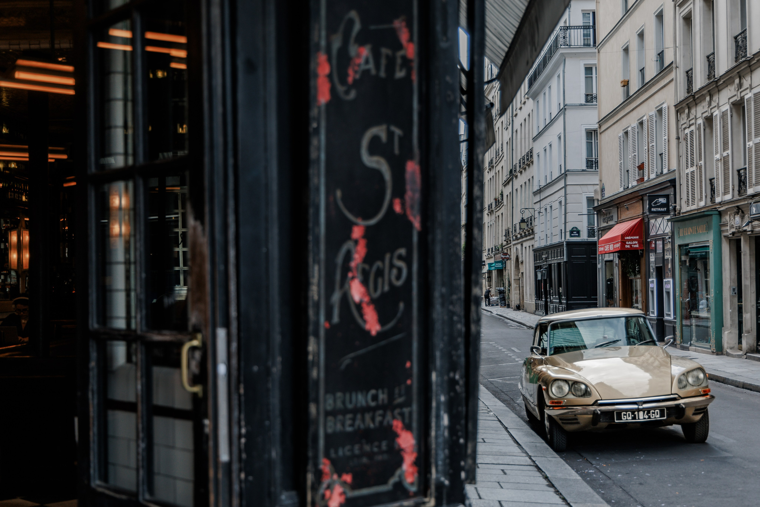 Paris Photo Tour in a Classic DS23 Pallas. Photographe à Paris