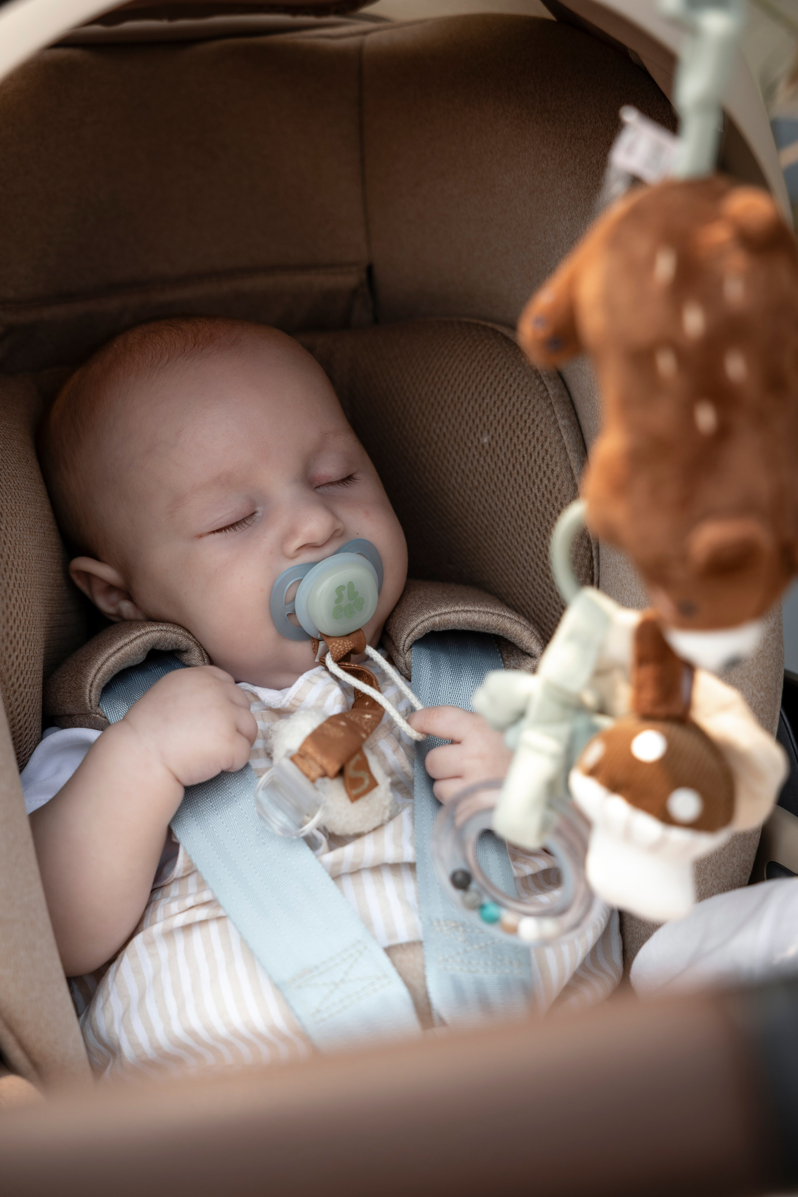 Noah’s christening in Tournefeille and Paroisse Orthodoxe Roumaine of Toulouse “La Protection de la Mère de Dieu”. Eugénie Smirnova — photographe à Toulouse et dans le sud-ouest de la France