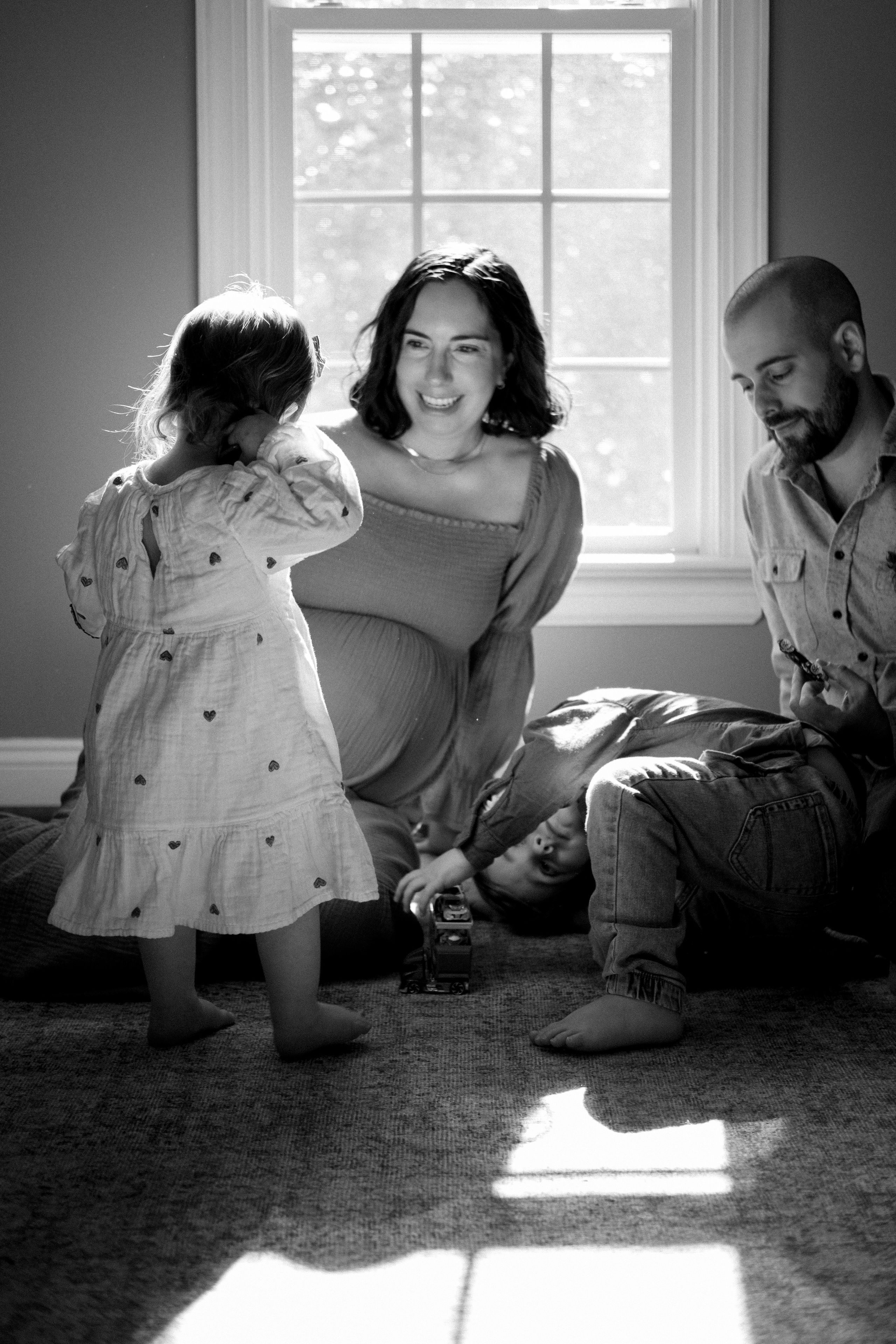 Richmond, VA Maternity Photographer | Editorial & Documentary Portraits. Family Photographer Richmond VA | Anna Dobrovolskaia