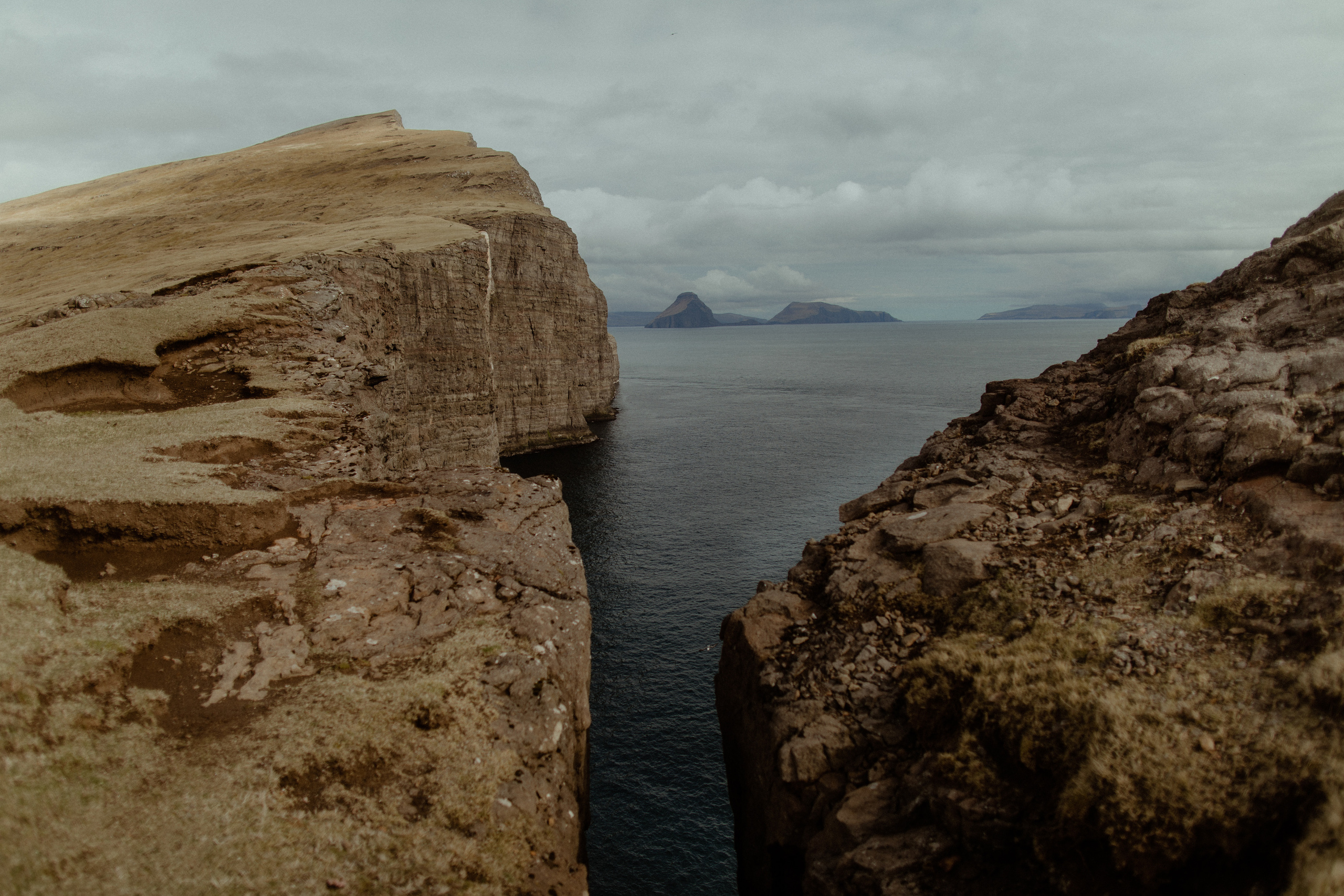Elopement at Faroe islands. Iceland elopement photographer & videographer