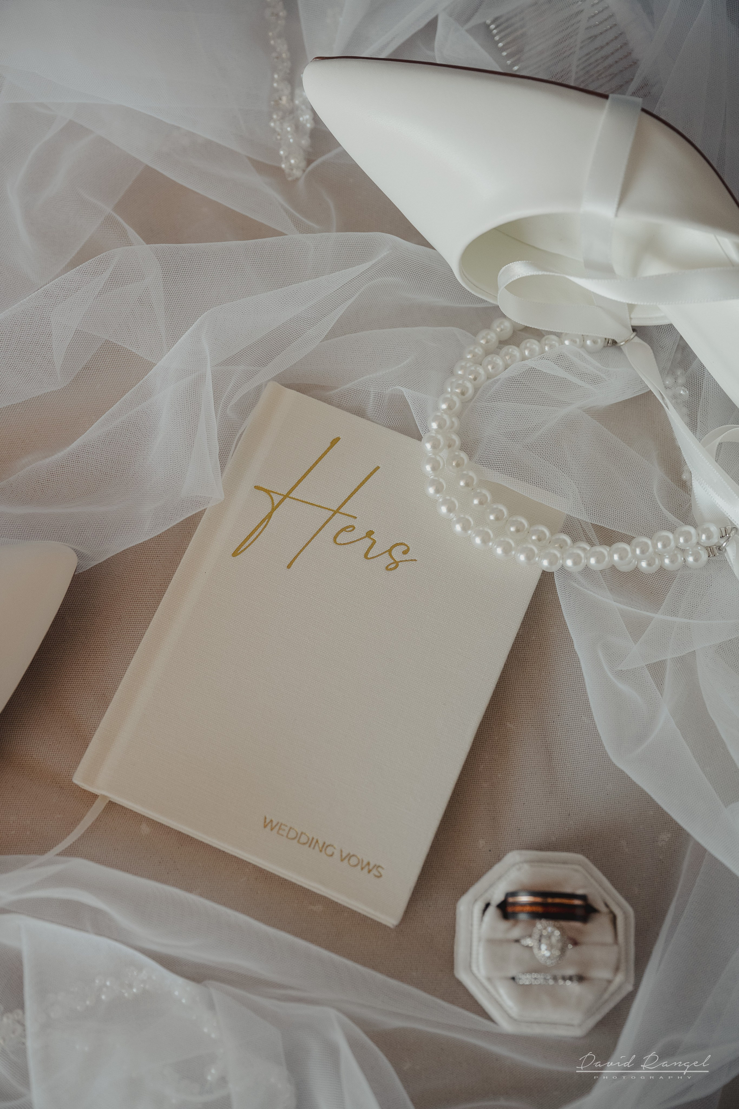 Danielle and Joshua’s sneak peek wedding. Destination wedding photographer based in Cancun and Riviera Maya with service worldwide