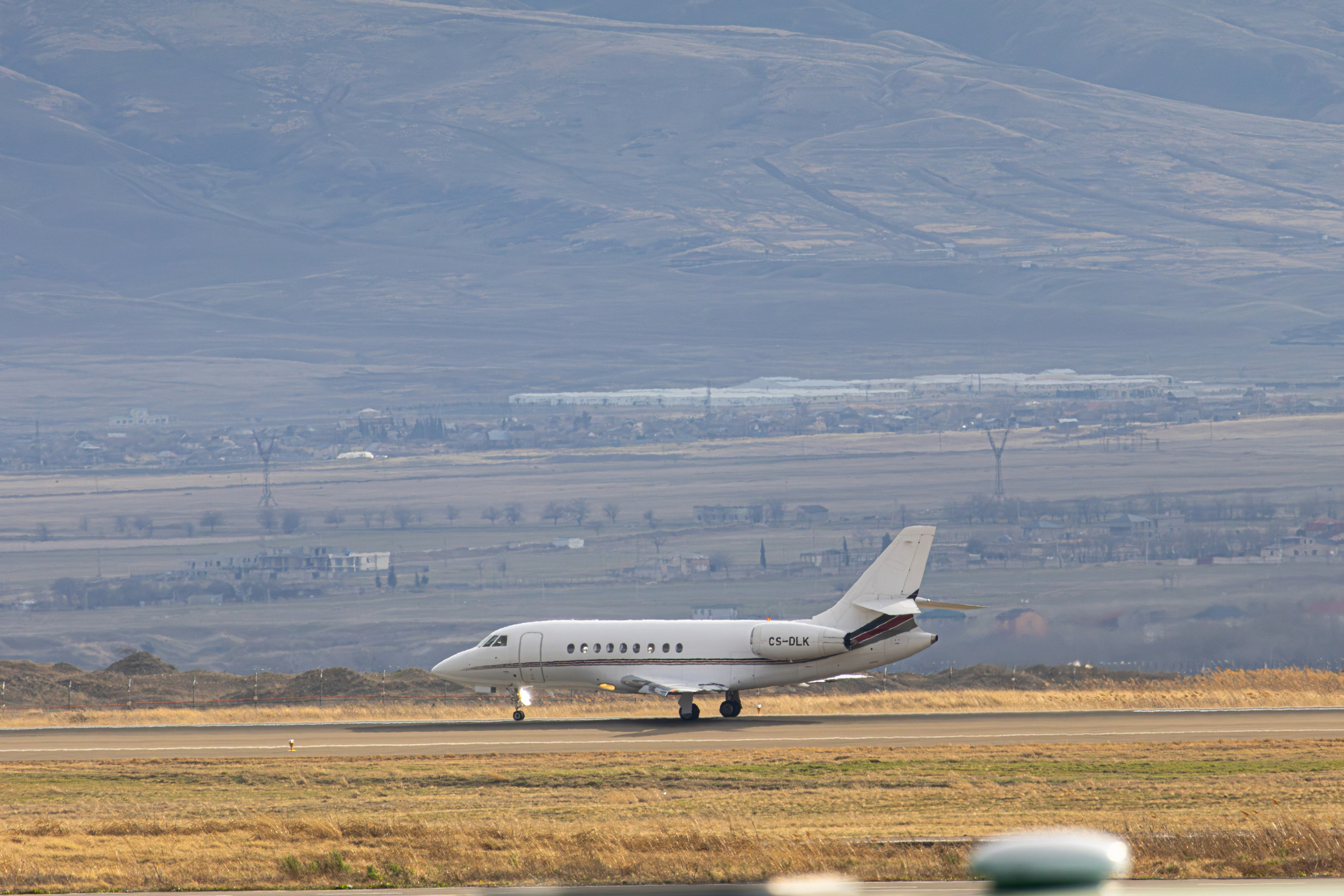 ფრთა ბუმბულისა და ფრთა რკინისა. FramefreeMan