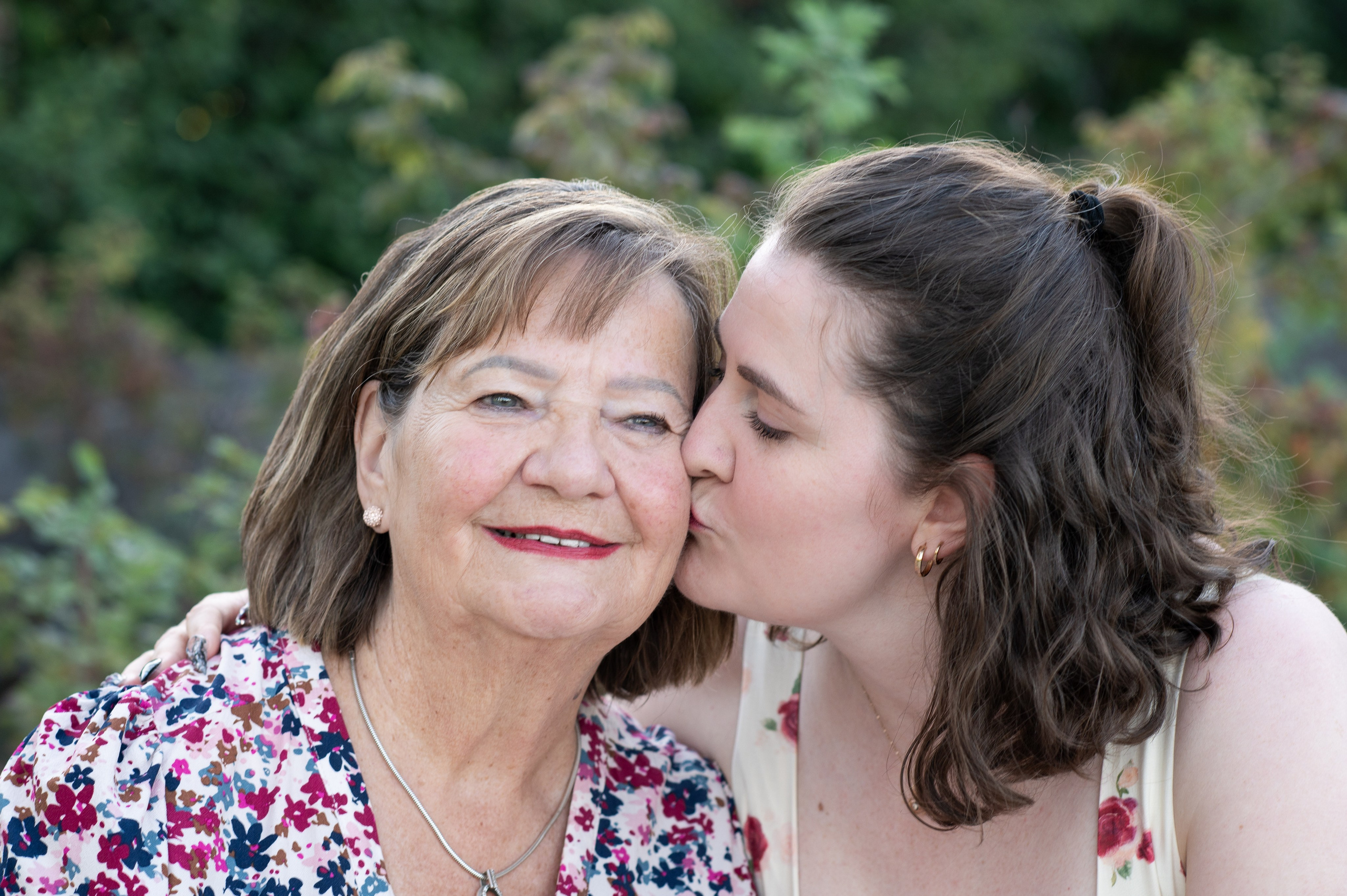 Mother and Daughter. Poroshinanatalie.com — Photographer in Edmonton (Canada)