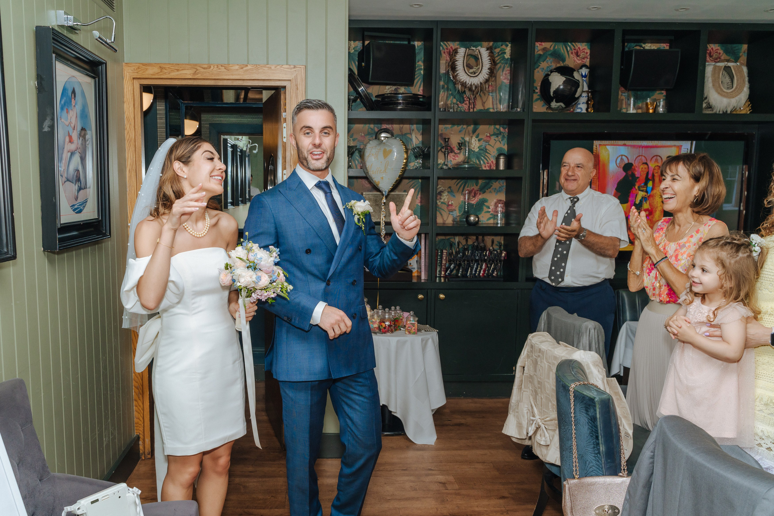 Civil ceremony at Chelsea Old Town Hall,  Wedding in Chelsea, Wedding in London,  wedding photographer in Chelsea, wedding photographer in London