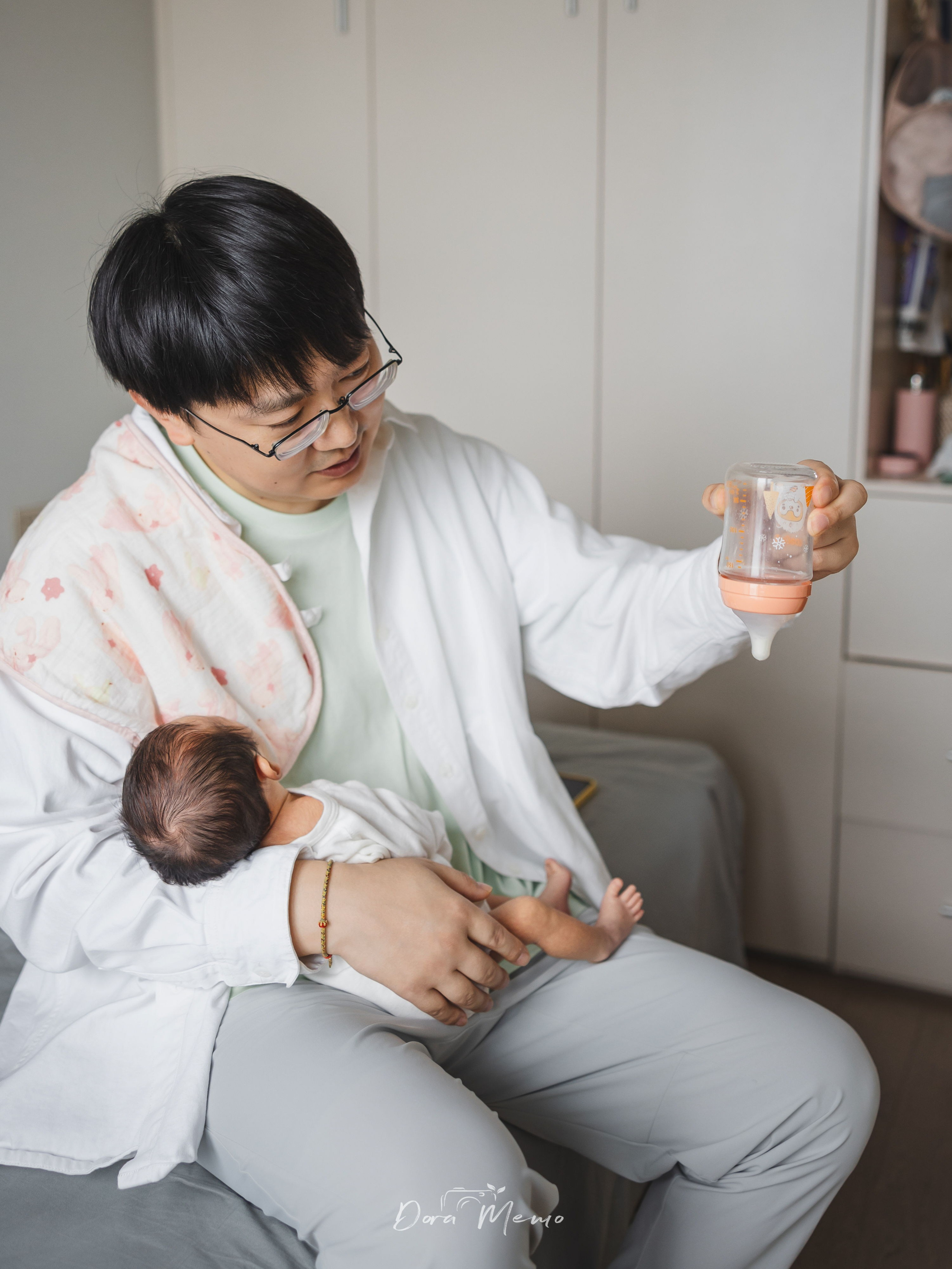 A Newborn at Home — Shanghai Family Photographer Documentary Session