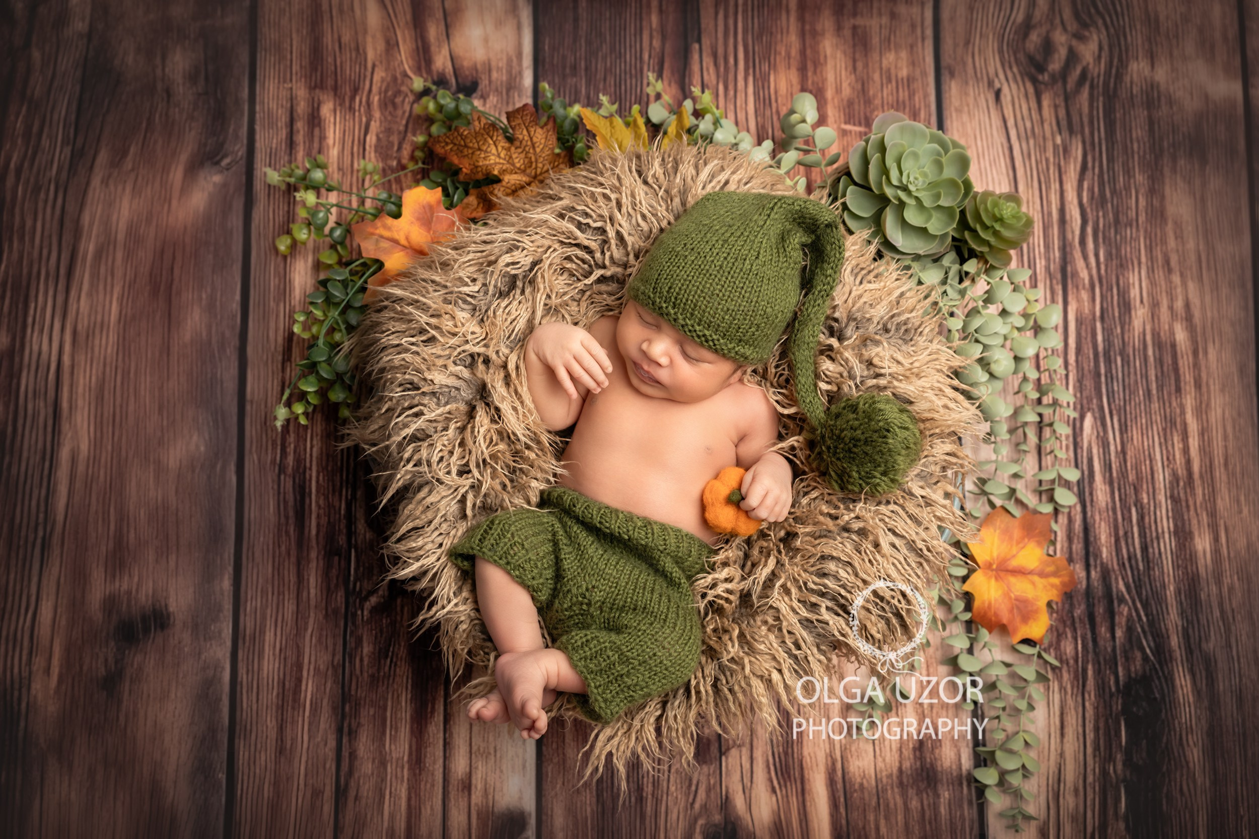 Newborn photo session Stevenage, Hertfordshire. Photographer. Stevenage, Hertfordshire family, maternity and newborn photographer