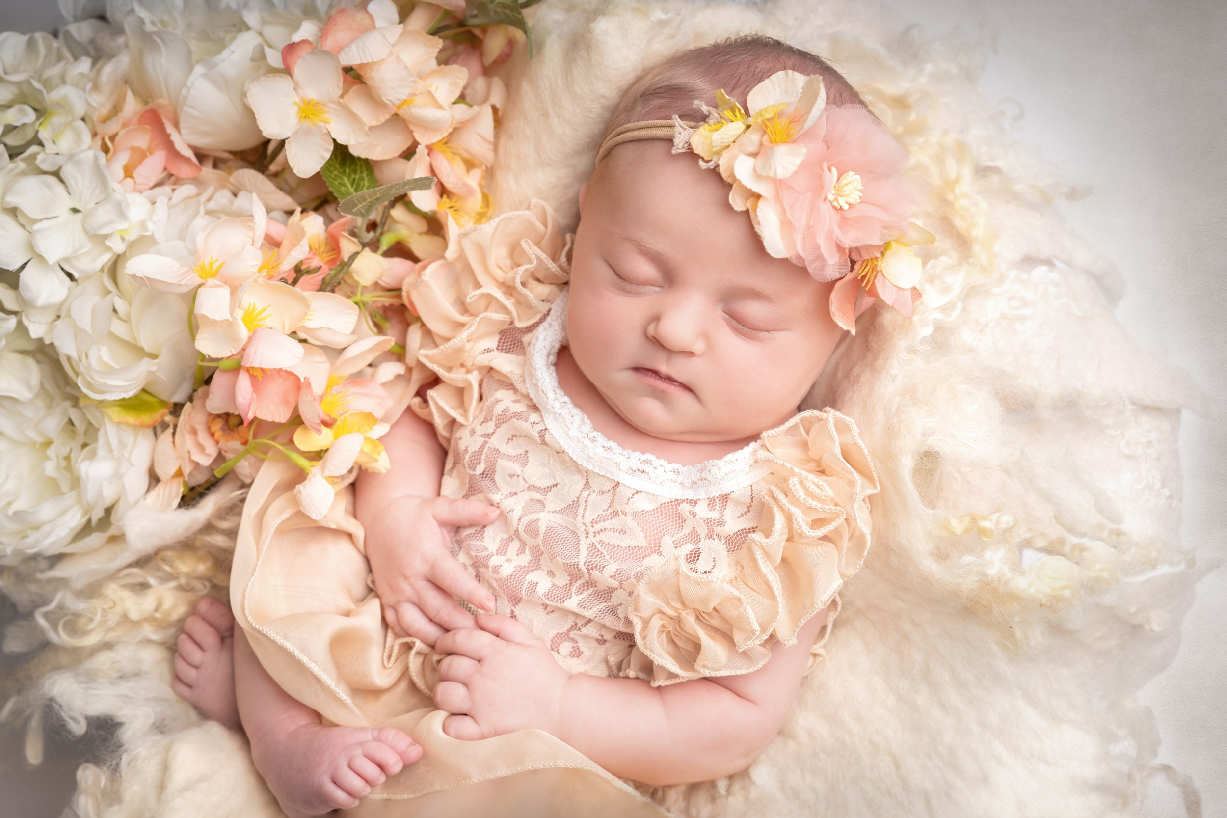 Newborn photo session Stevenage, Hertfordshire. Photographer. Stevenage, Hertfordshire family, maternity and newborn photographer