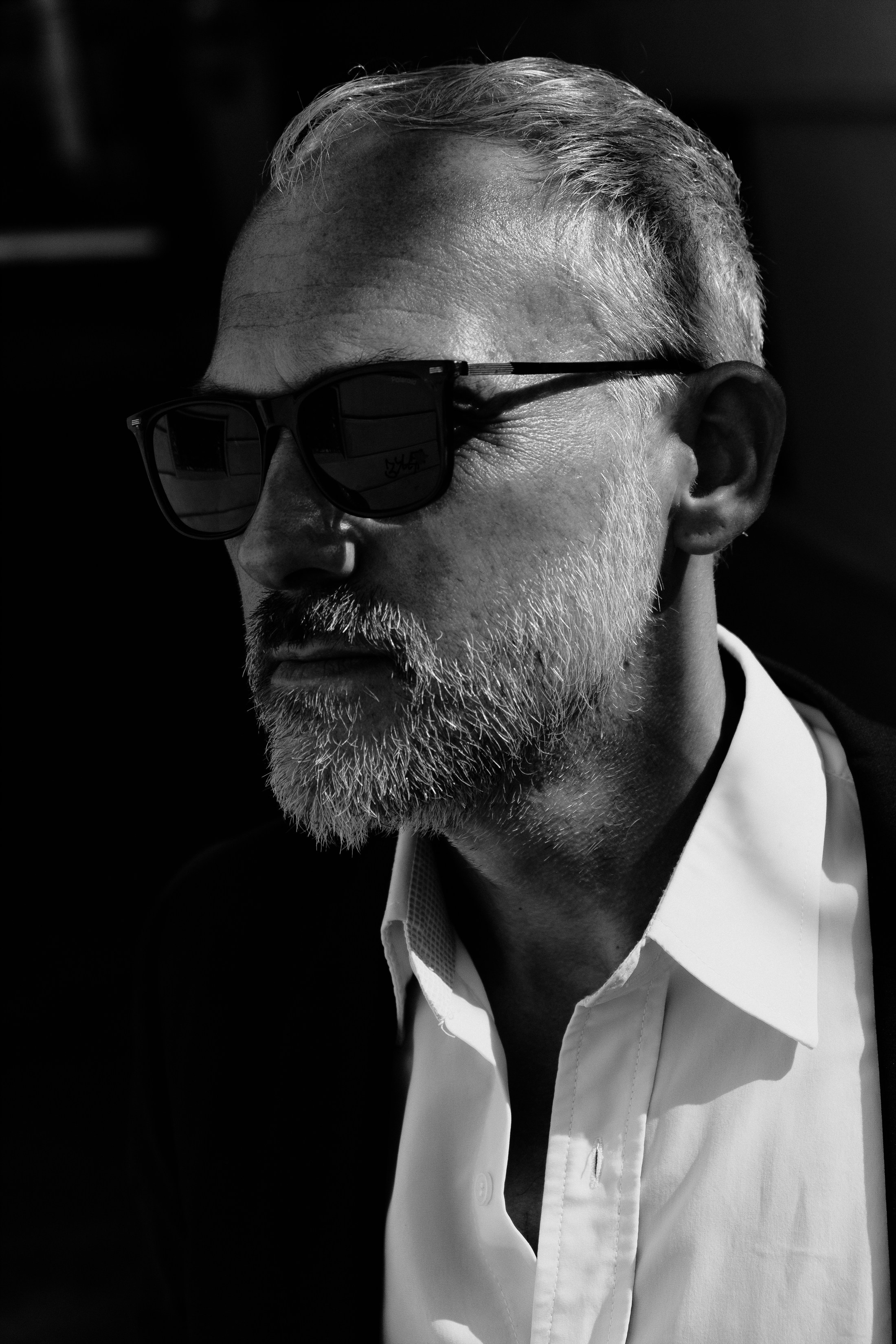 Портретная фотосессия музыканта Robert Skarsbakk в старом городе Аликанте для обложки альбома — Фотограф Андрей Луковников