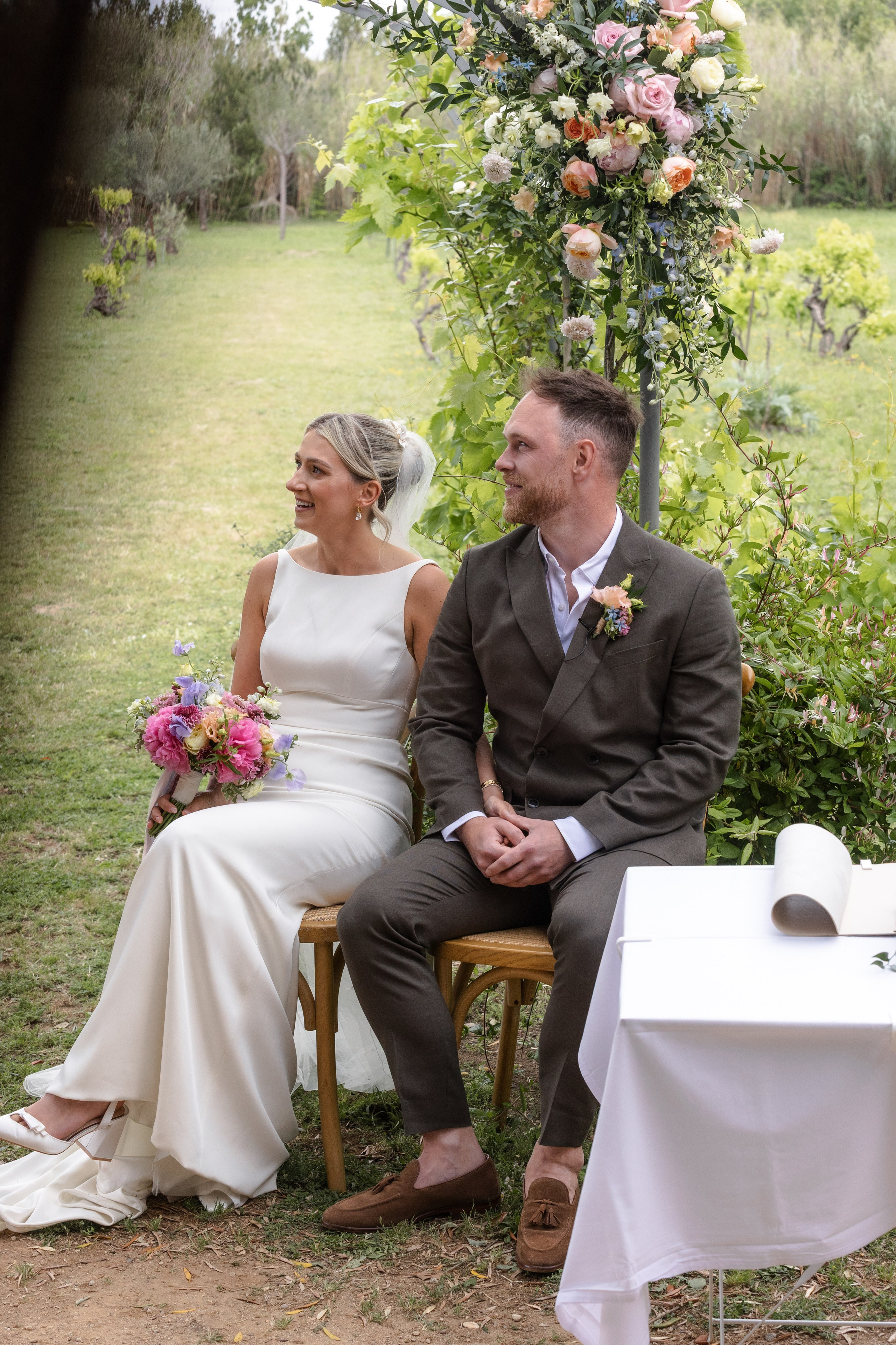 Vineyard Château Wedding in Occitanie — Puits Es Pratx. Eugénie Smirnova — Wedding & Elopement Photographer in Southwest France