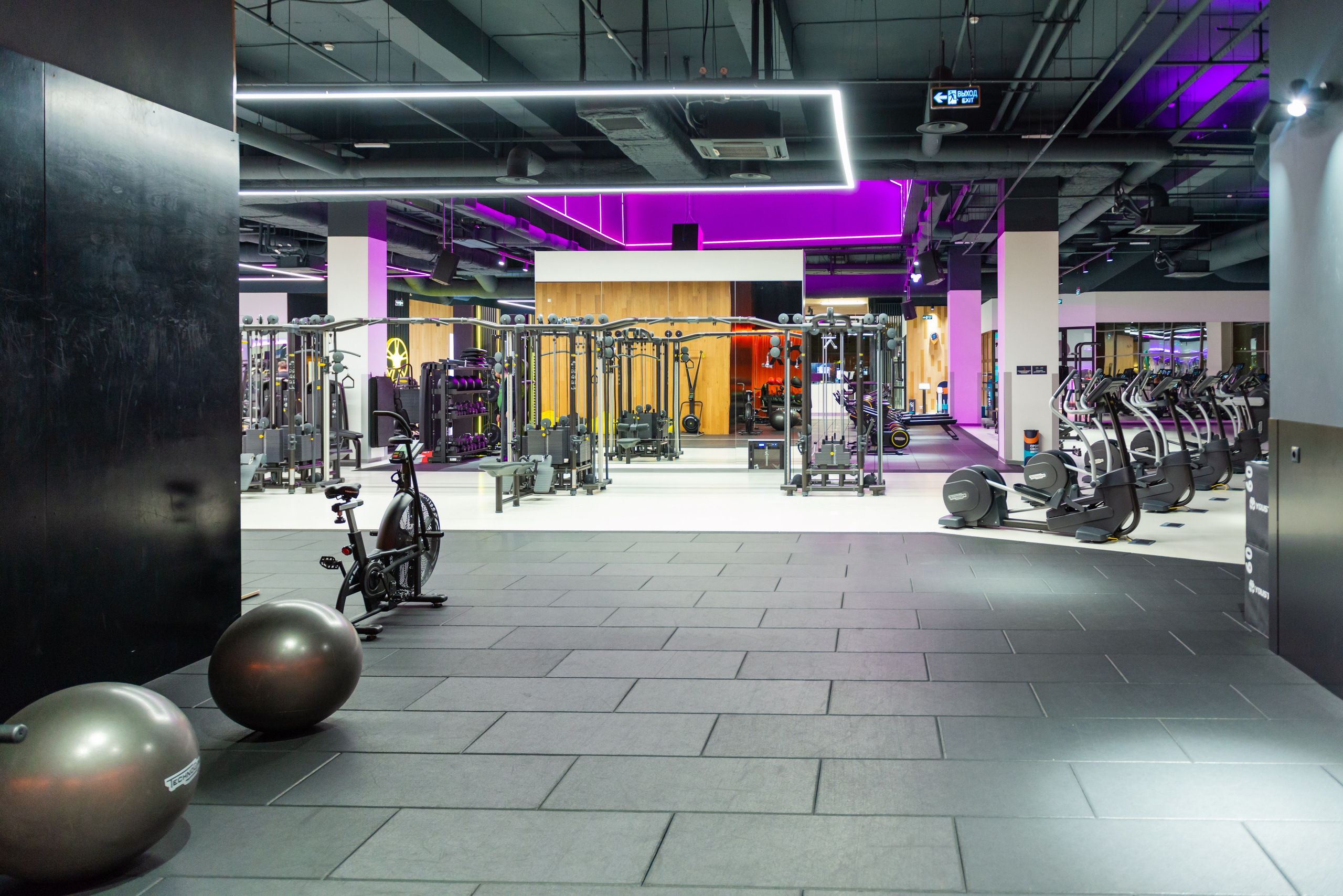 Фитнес-клуб DDX Fitness в ТЦ Июнь Мытищи. ФОТОГРАФ МЕКСИКА КИНТАНА-РОО