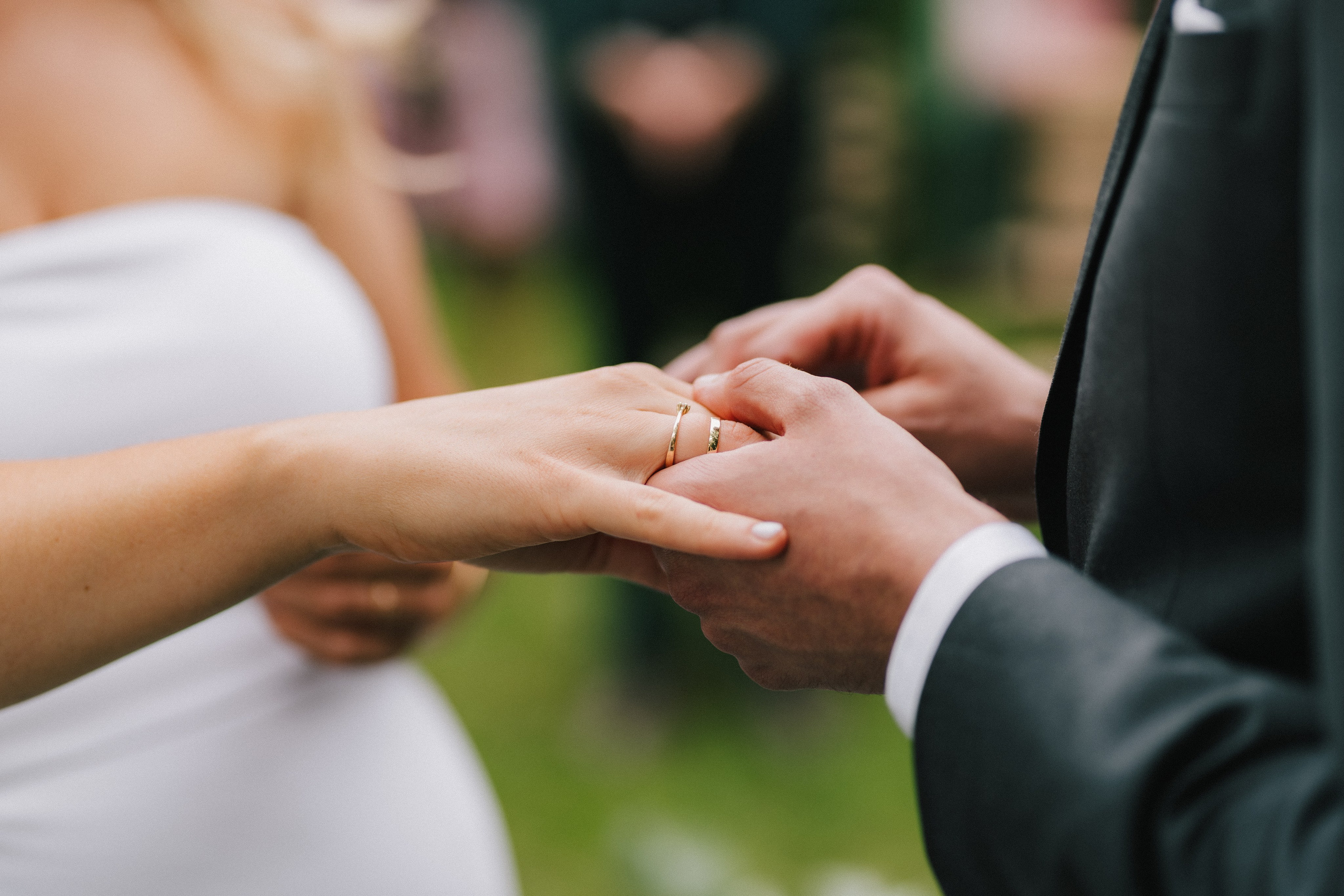 Fotograf ślubny Gdańsk - naturalny reportaż ślubny, sesja narzeczeńska, sesja ślubna, zaręczyny. Zdjęcia pełne dobrych emocji. Fotograf ślubny & lifestyle Gdańsk, Karolina Baczewska