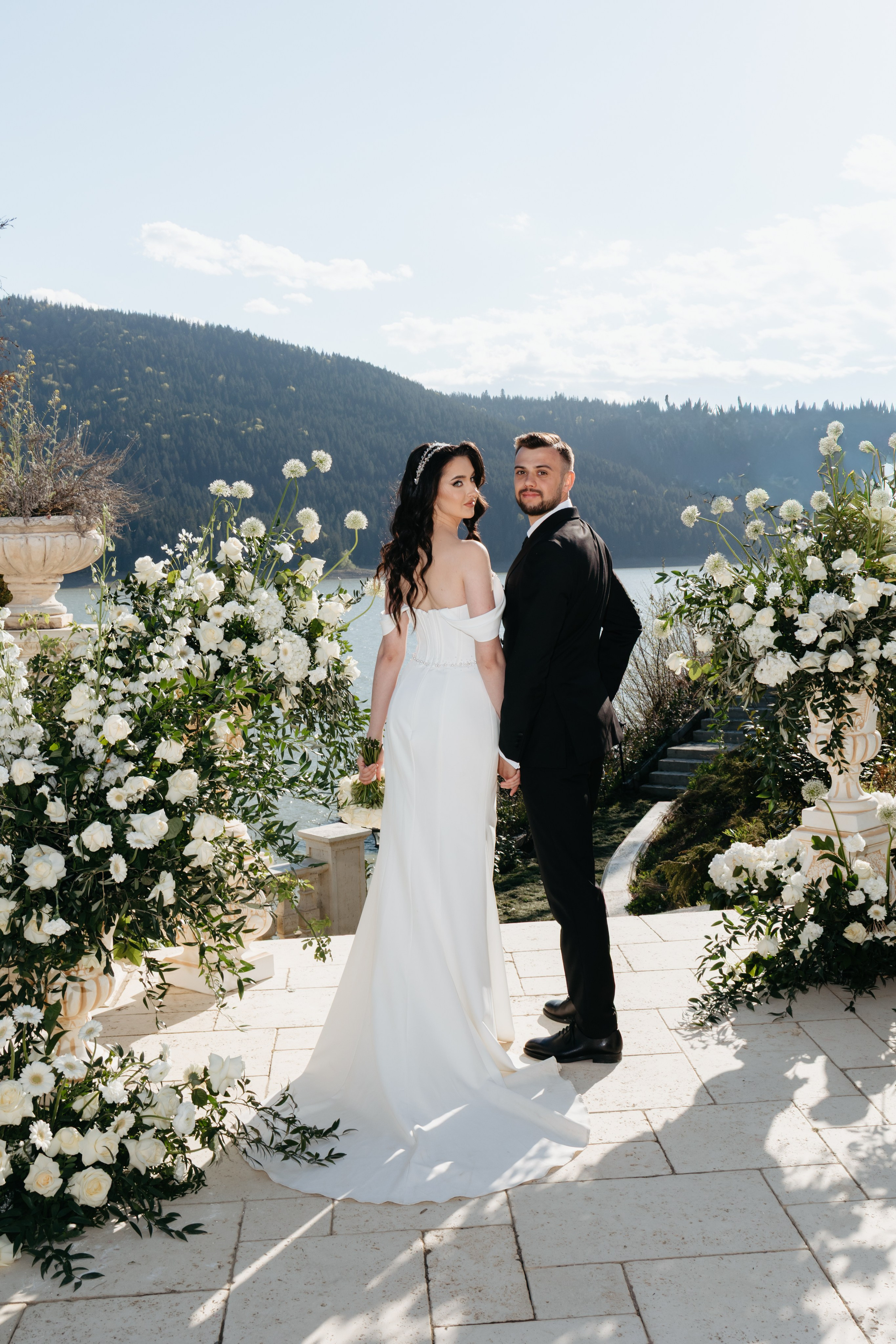 PORTFOLIO. Wedding Photographer Editorial Storytelling Cluj, Romania & Europe|Lore Photography