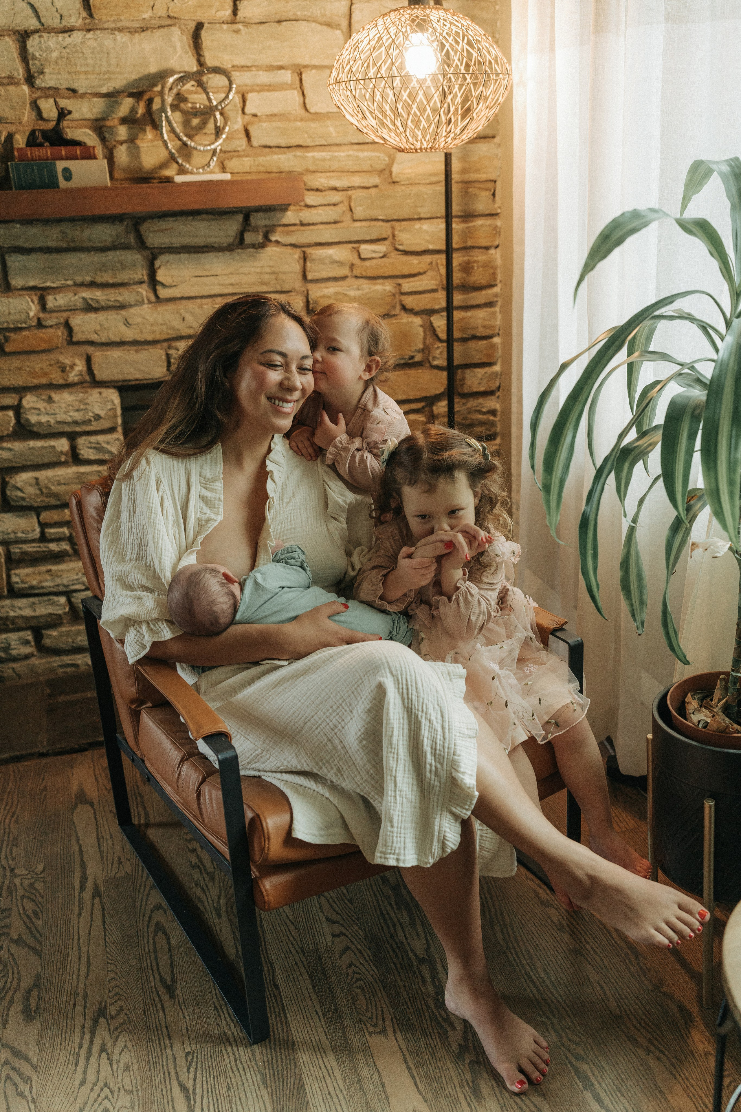 Newborn Photography with Parents – Gentle & Loving Moments. Alisa Tant — Family and newborn photographer Bucks County, Montgomery county, Philadelphia, NJ