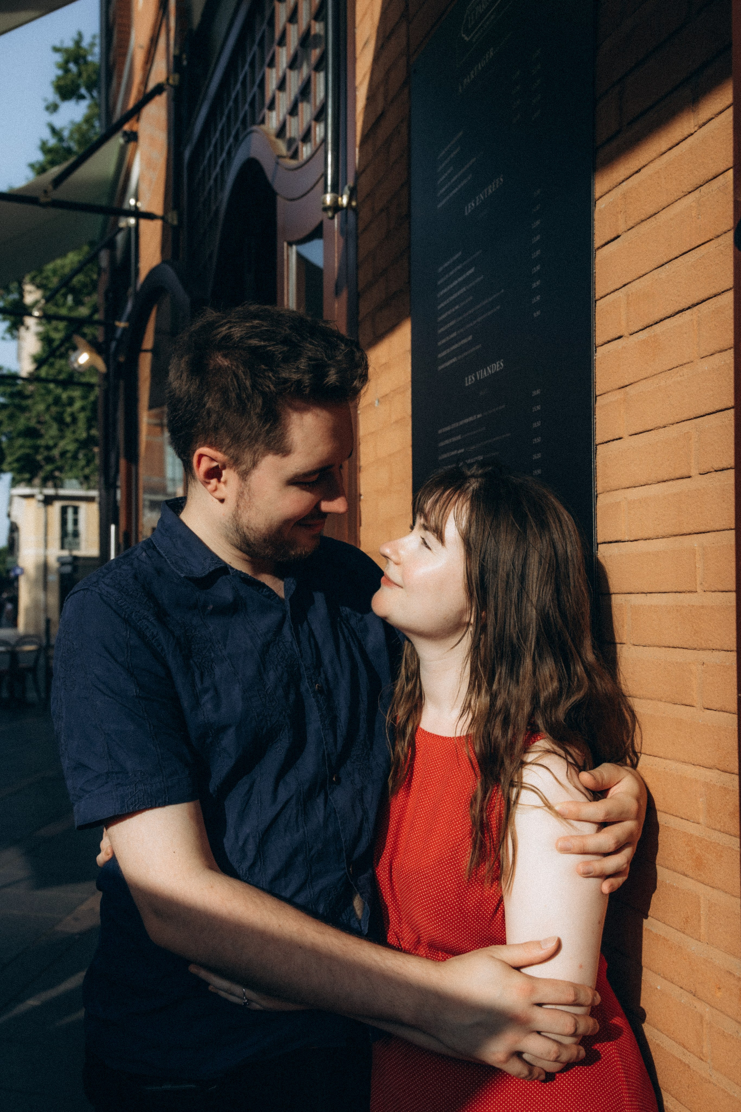 Surprise proposal photoshoot in Toulouse: romantic moment to remember. Eugénie Smirnova — your photographer in Toulouse and southwest France