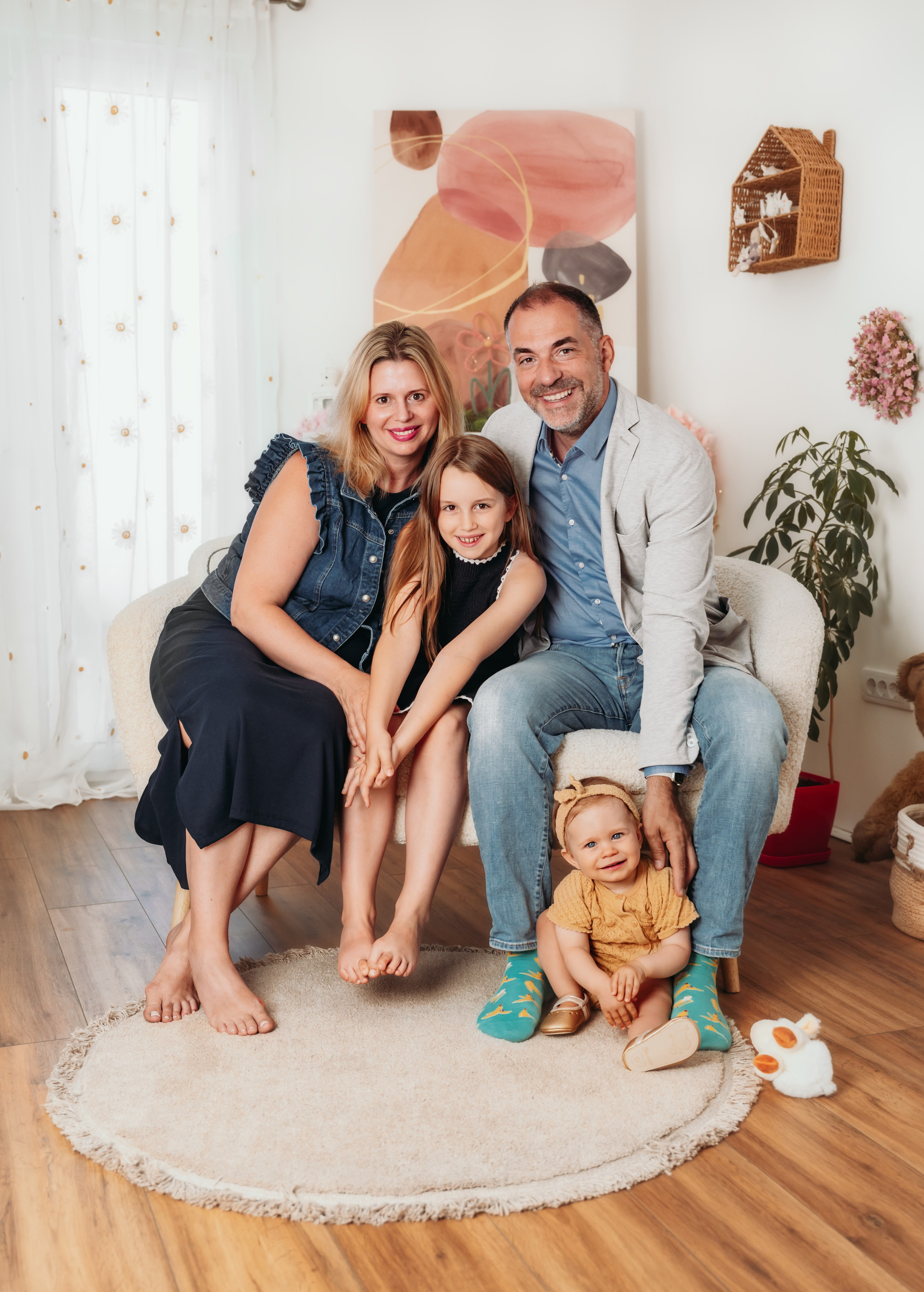 Porodične fotografije prvog rođendana – roditelji i deca fotografija za uramiti