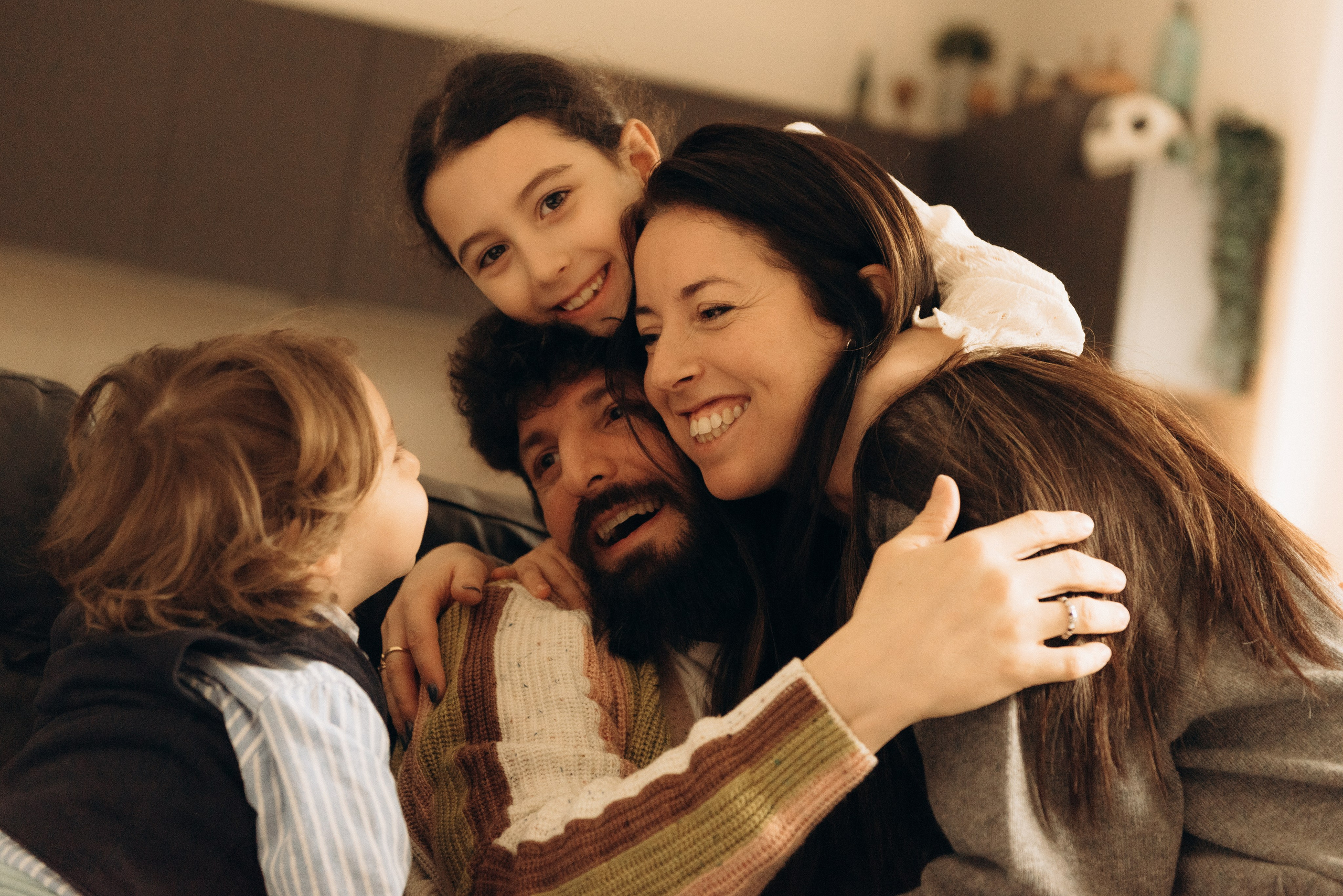 Best photographer in Milan for private inhouse photo session. Family photoshooting and portraits