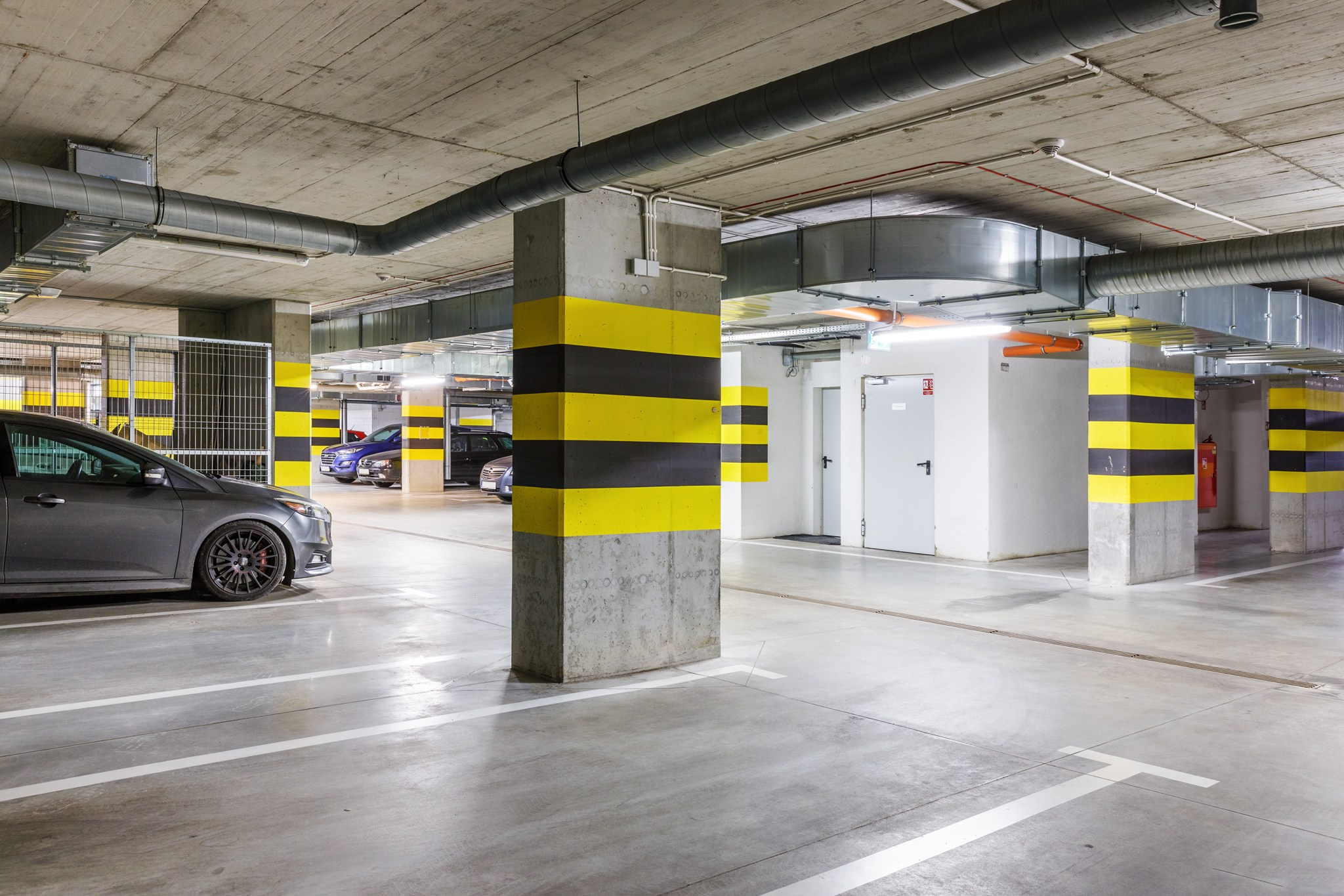 Warszawa miejsce parkingowe. Fotograf Nieruchomości i Wnętrz