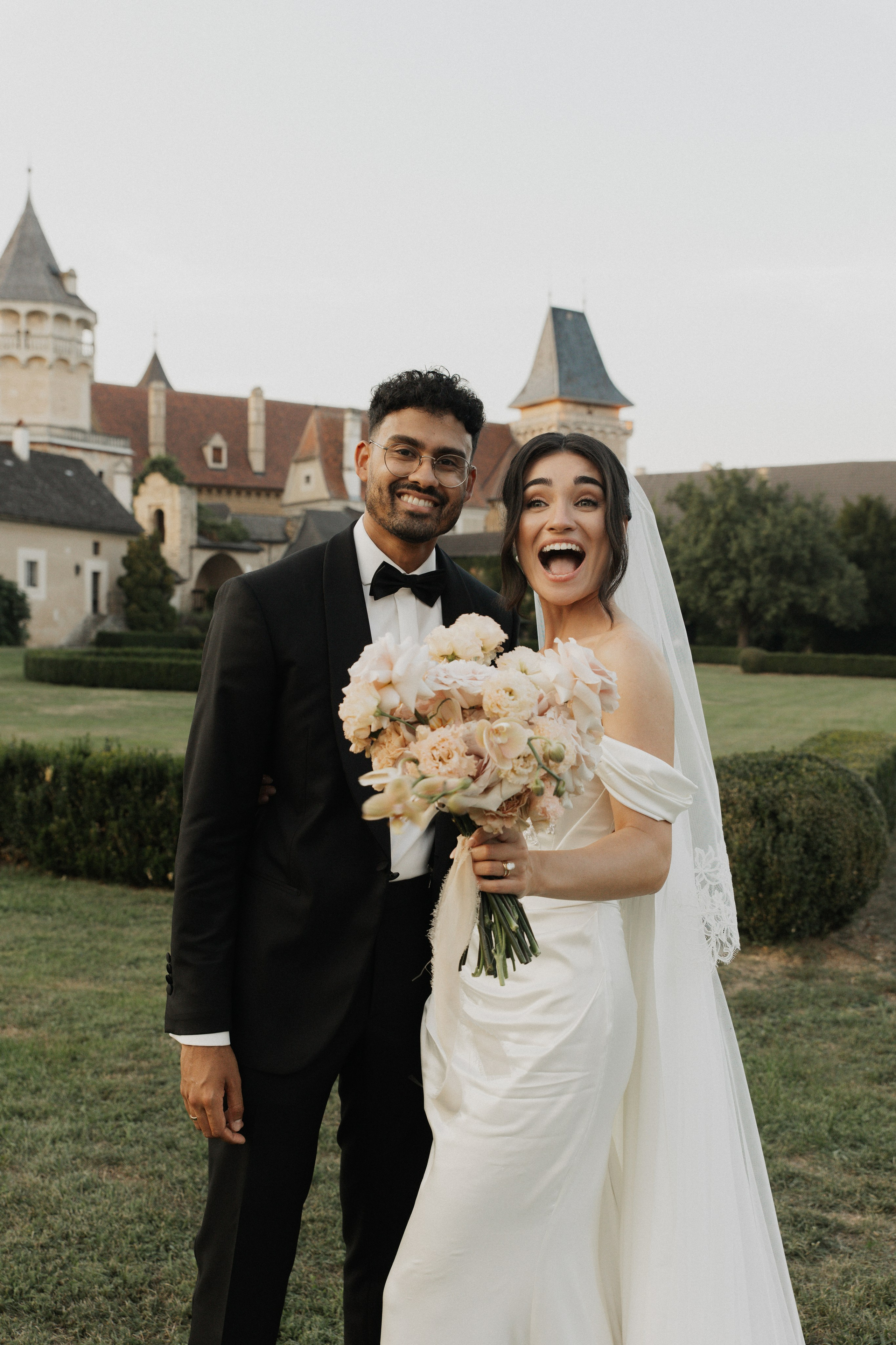 Elegant Castle Wedding in Austria | Alwin & Ruth’s Fairytale Celebration. Wedding photographer and videographer based in Timisoara, Romania