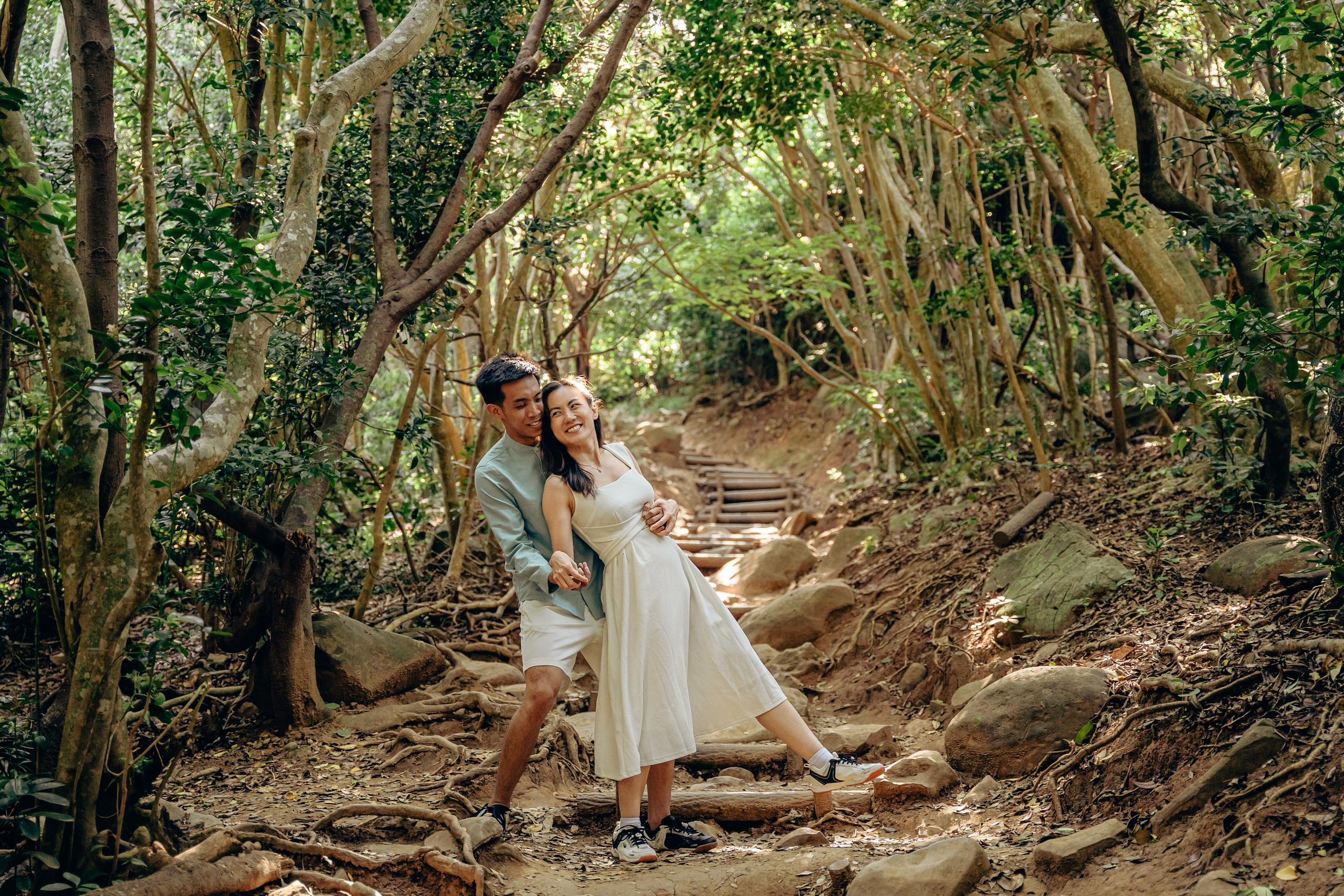 Fukuoka Couple Photoshoot: Roses, Totoro Forest & Sunset Love Story