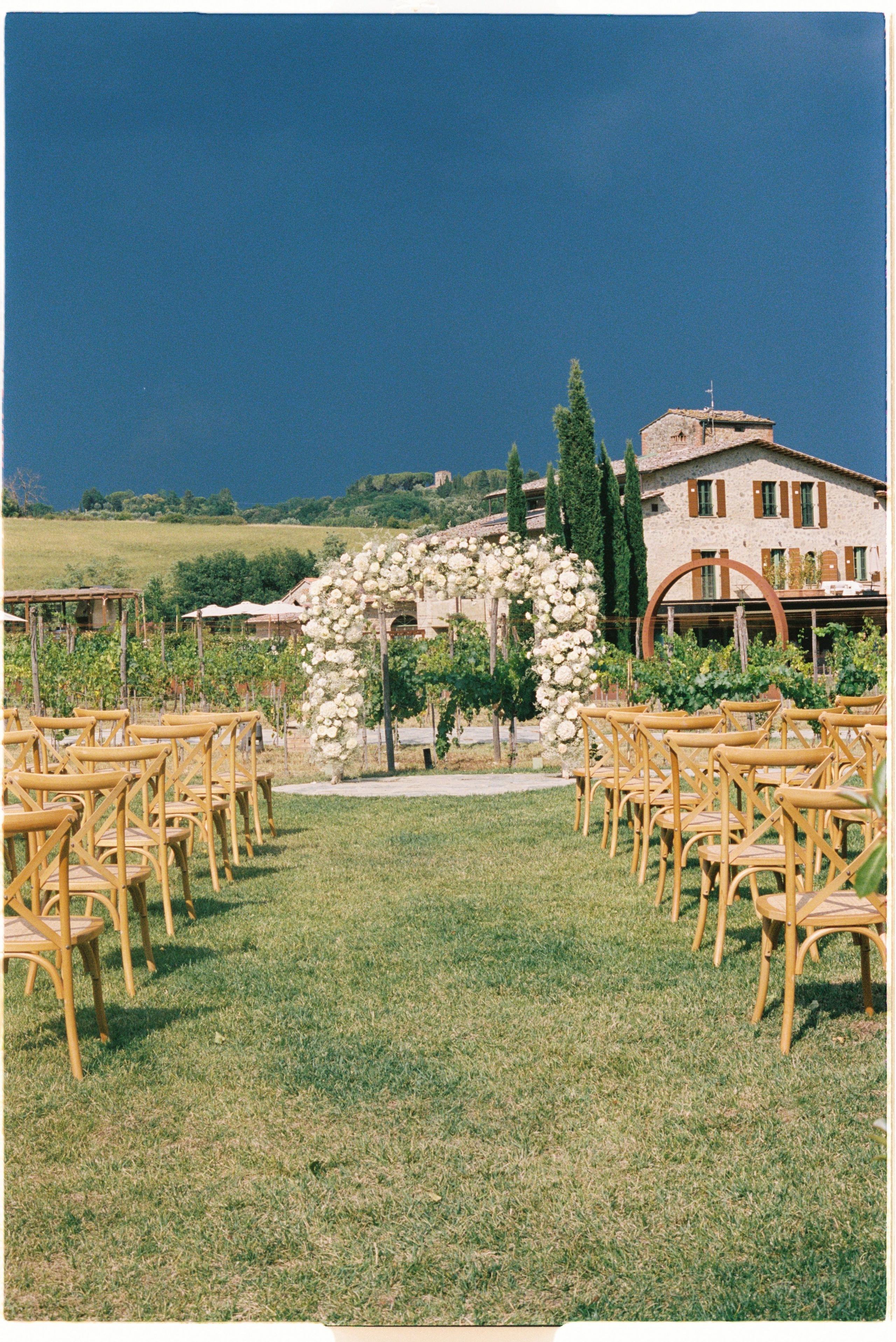 Sara Luca | Digital+Film wedding Photographer | Italy and Europe