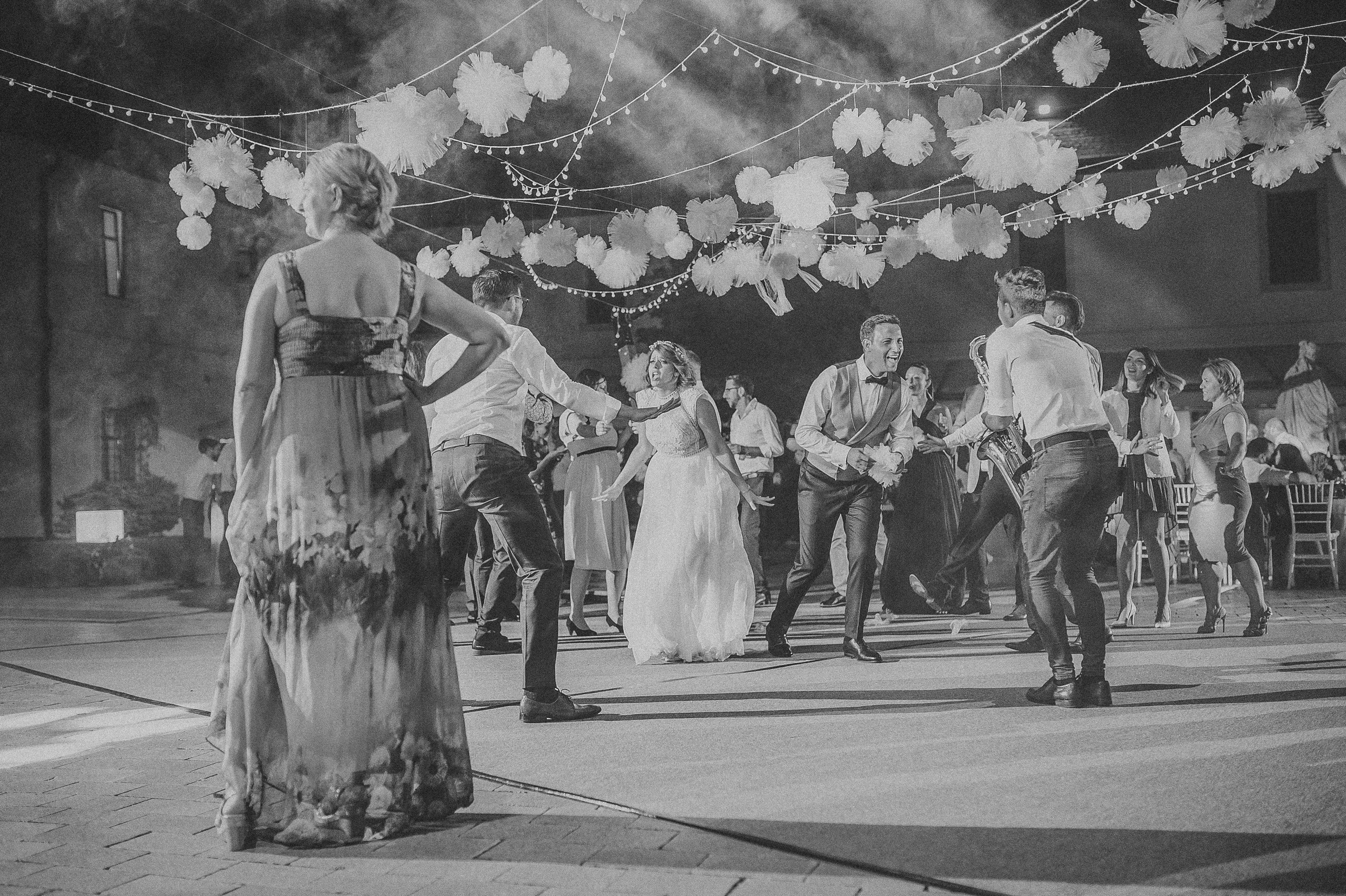 Alina și Ionuț | Fotografii Alb-Negru în Alba Iulia | Alex Vasilie. Alex Vasilie | Fotograf de Nuntă, Botez și Portret | Cluj-Napoca