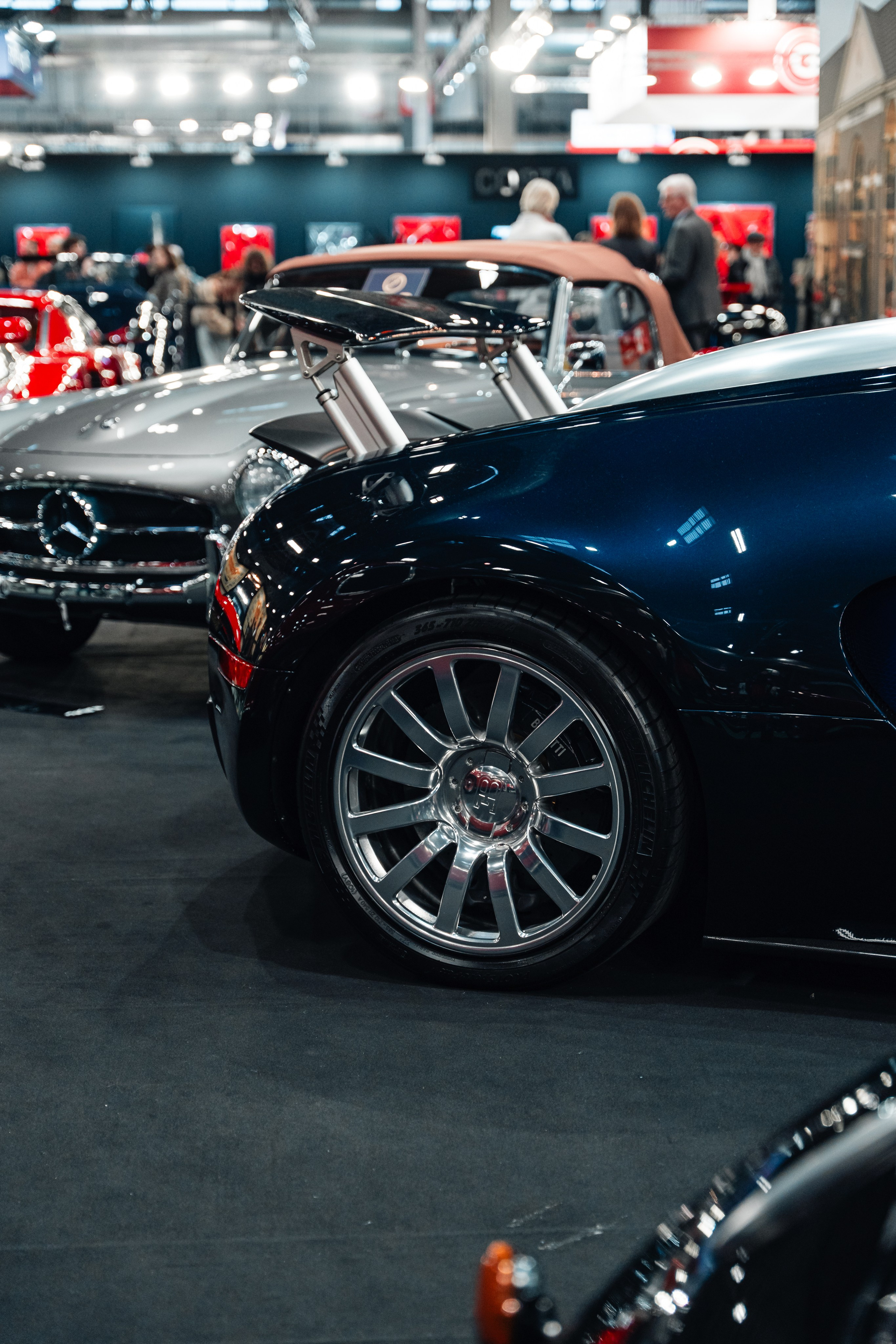 Retromobile-2024. Photographe de voitures à Paris — Vitalii Motruk