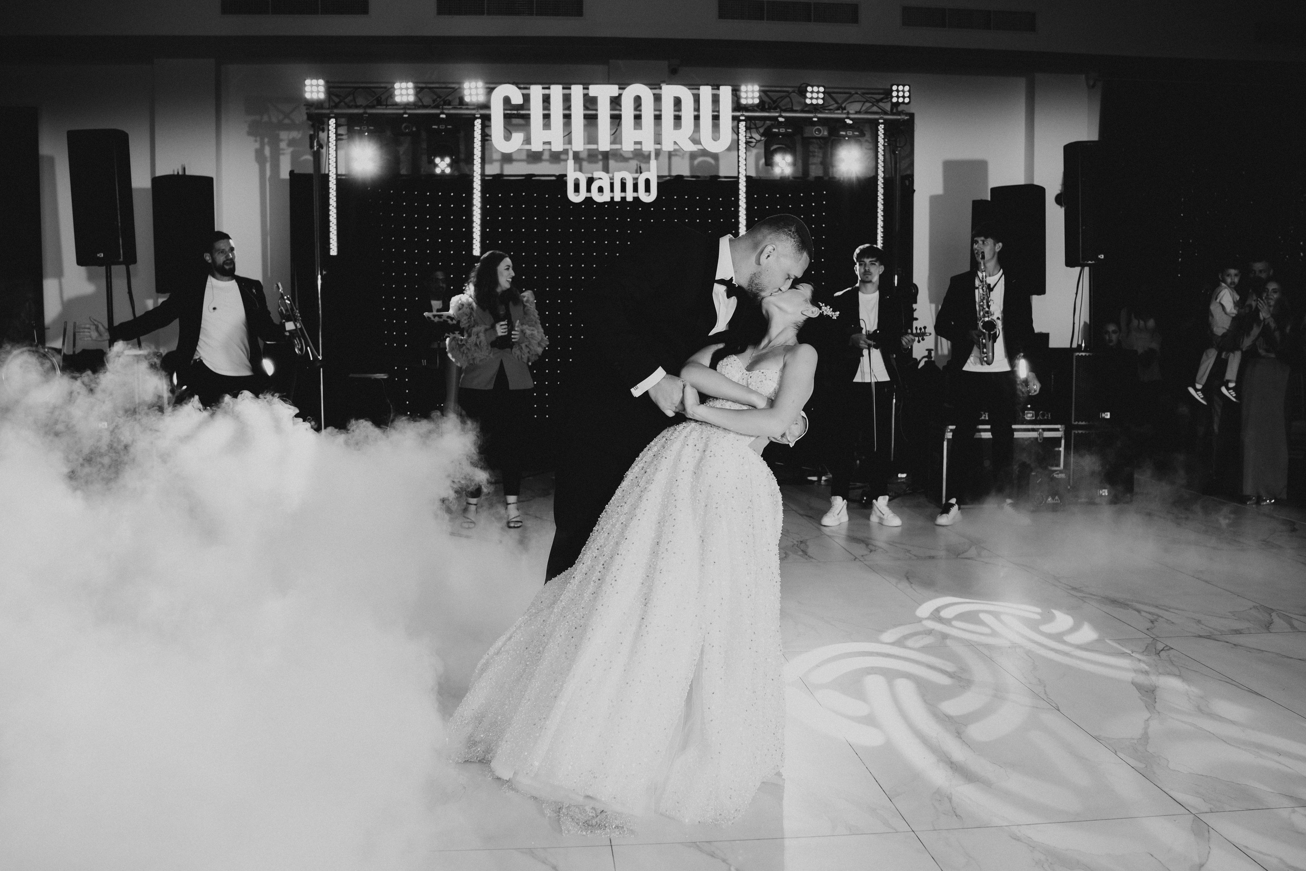 Catalina & Remus. Raw Studio. Fotograful tau de nunta!