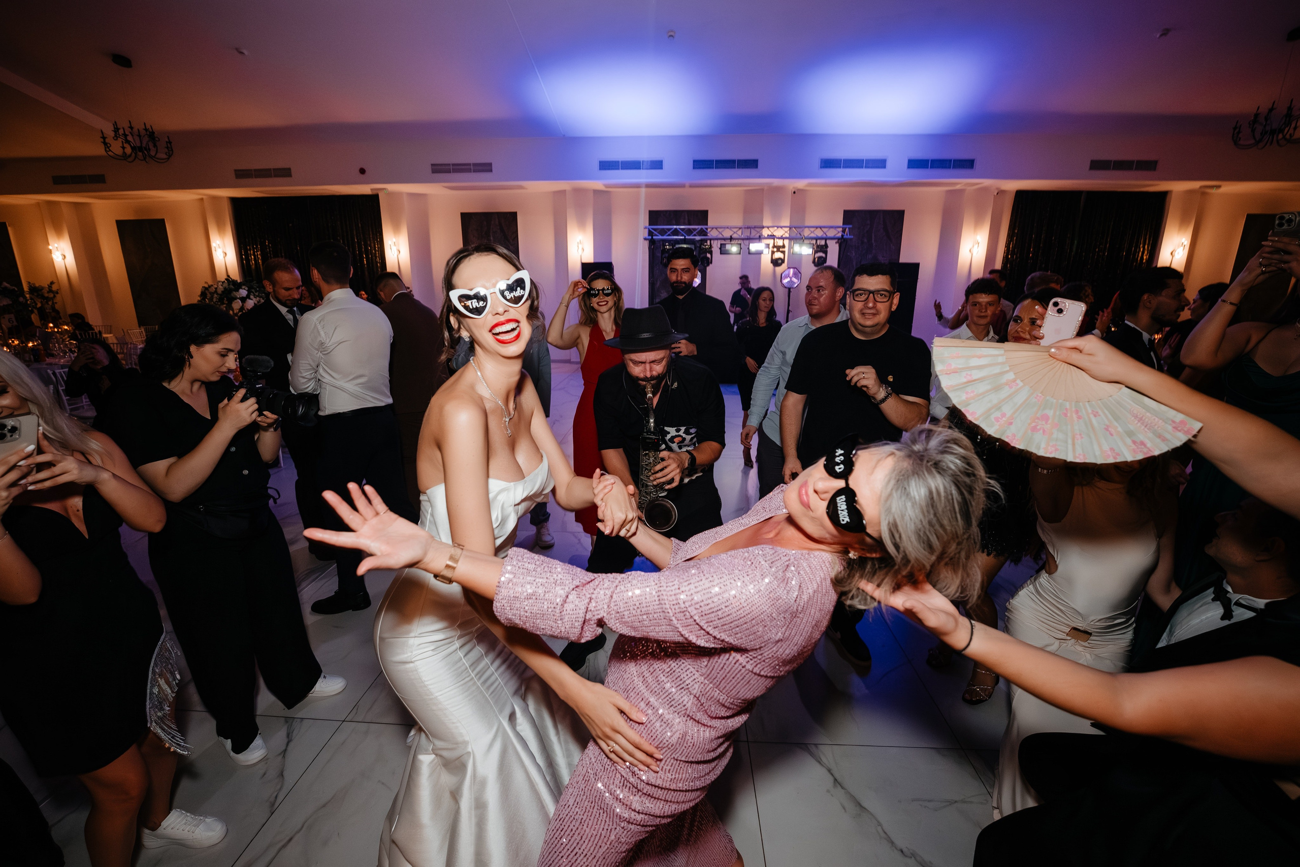 Povestea de nuntă a lui Anca și Dragoș în Bacău | Fotografie de Eveniment. Raw Studio. Fotograful tau de nunta!