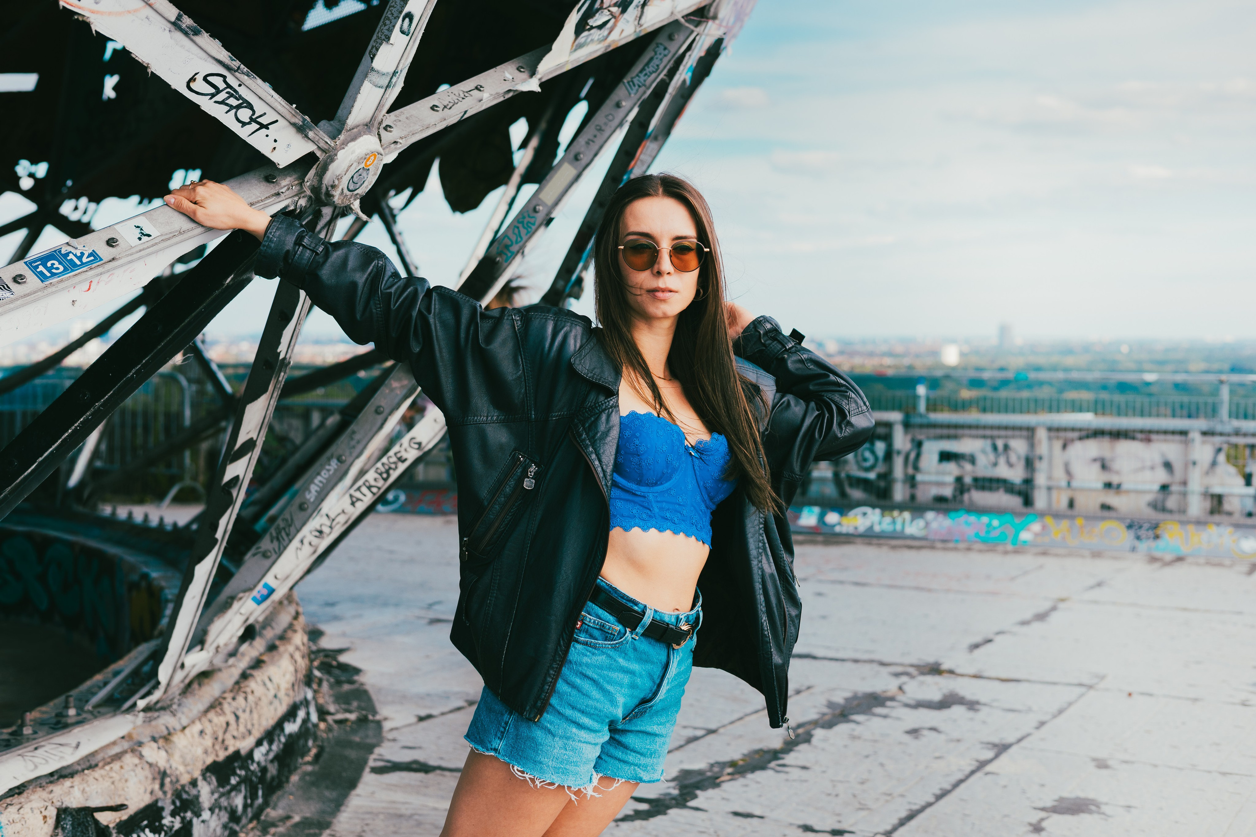 Female portrait photoshoot at the abandoned Teufelsberg listening station