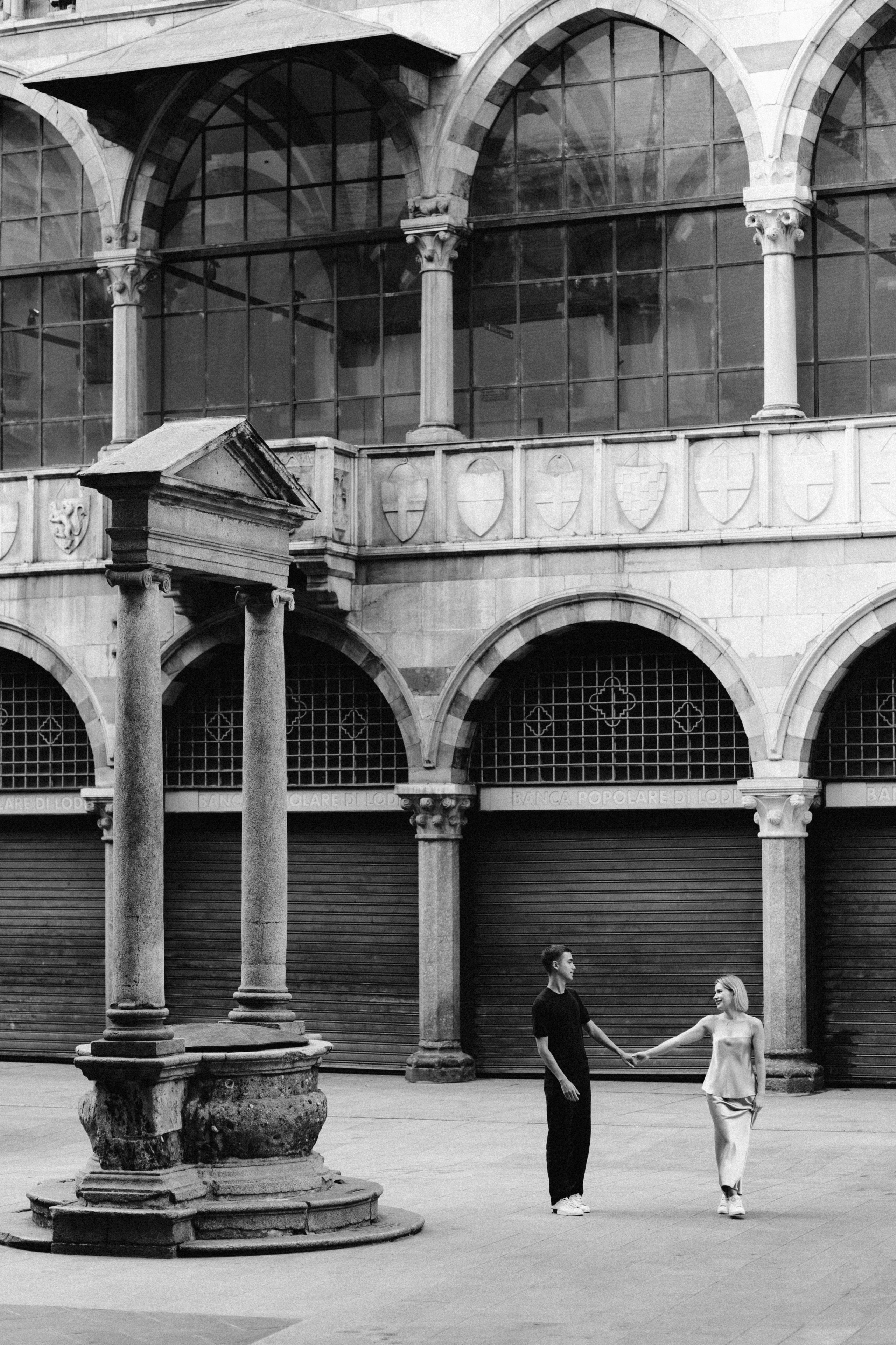 Love Story in Milan | Coffee, Brera & Duomo Photoshoot. Liza Bizzaro — Italy Wedding, Love Story & Portrait Photographer in Milan, Turin, Piedmont and Across Italy