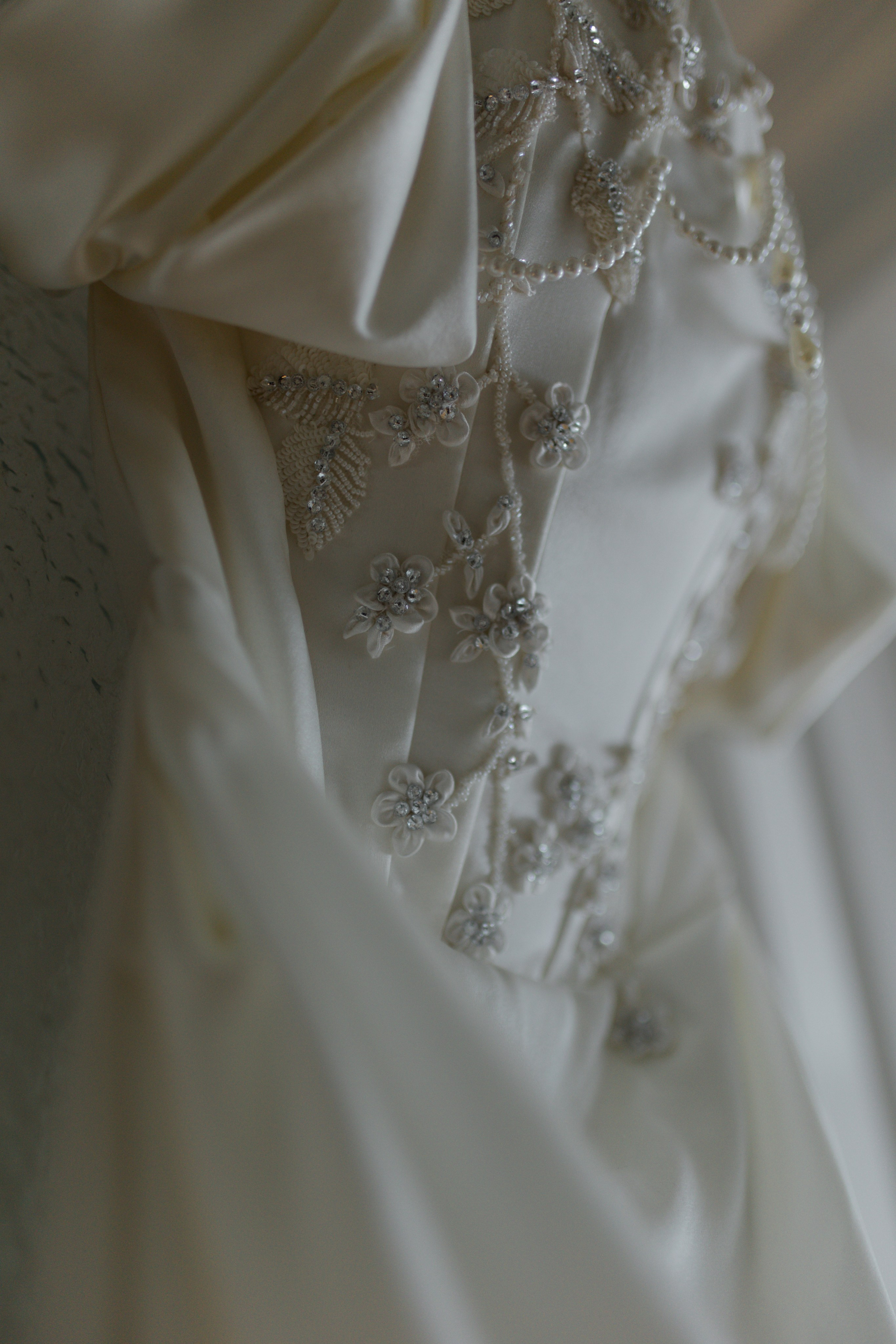 Elegant Castle Wedding in Austria | Alwin & Ruth’s Fairytale Celebration. Wedding photographer and videographer based in Timisoara, Romania