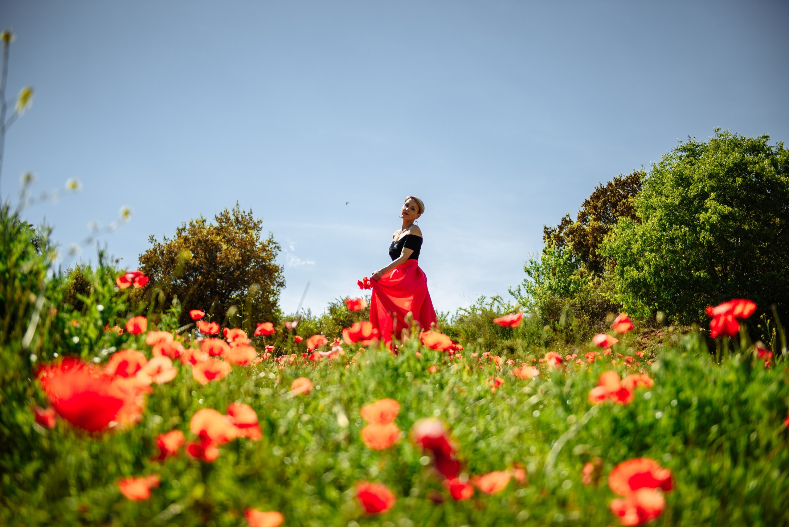 Olga Campos flores rojos. Фотограф Екатерина Гасанова — фотосессии в Барселоне