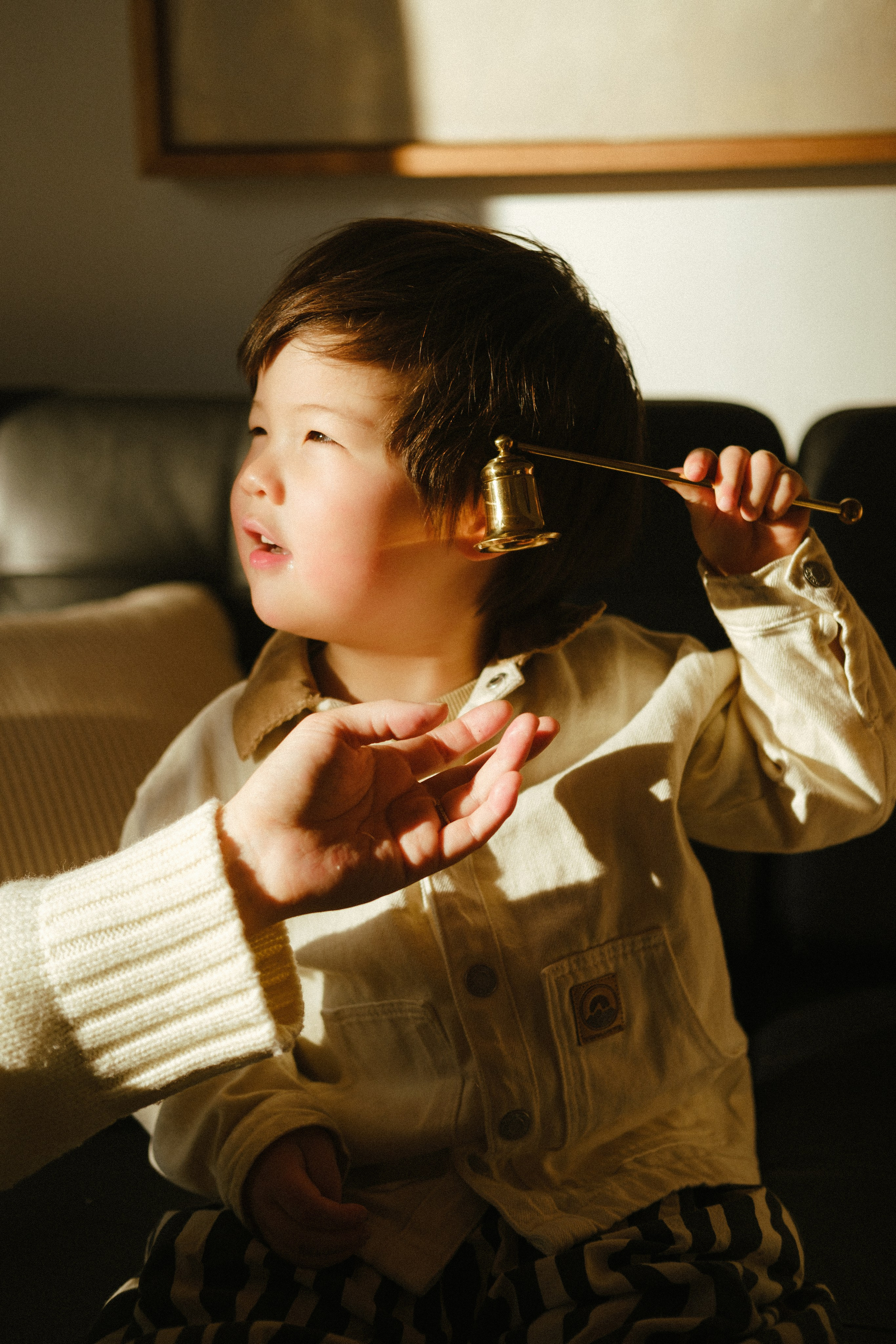 Snowy Family Photo Session at a Cozy Cottage Near Richmond, VA. Family Photographer Anna Dobrovolskaia | Richmond, VA