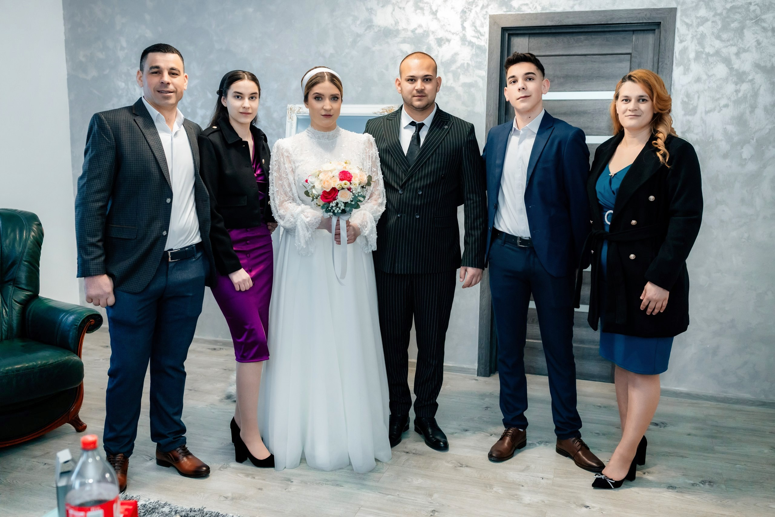 Fotograf nuntă Târgu Neamț – Samuel și Roxana, fotografie autentică realizată de AlinoFotoStudio 2. Fotograf nuntă Iași, Bacău, Suceava și Botoșani – Alin Chirilă surprinzând momente reale de nuntă 3. Fotografie de nuntă cu emoție și credință – AlinoFotoStudio, fotograf povestitor 4. Fotograf profesionist nuntă în Moldova – cadre naturale și pline de emoție 5. Alin Chirilă fotograf nuntă – poveste reală surprinsă prin fotografie 6. Fotograf nuntă cu stil documentar – momente autentice din ziua nunții Pregătiri mireasă acasă – fotografie naturală realizată de Alin Chirilă fotograf nuntă 8. Detalii din ziua nunții – fotograf nuntă Iași și Botoșani, AlinoFotoStudio 9. Emoții din dimineața nunții – fotograf profesionist Moldova 10. Cadre autentice din pregătiri – fotograf nuntă Suceava și Bacău Ceremonie religioasă nuntă – moment emoționant surprins de fotograf Alin Chirilă 12. Nuntă cu valori creștine – fotografie din biserică realizată cu discreție 13. Rugăciune și emoție în ziua nunții – fotograf nuntă Târgu Neamț 14. Legământ în fața lui Dumnezeu – fotografie de nuntă autentică 15. Fotograf nuntă biserică – momente sincere și pline de semnificație Petrecere de nuntă – cadre naturale realizate de AlinoFotoStudio 17. Bucurie și dans la nuntă – fotograf nuntă Iași și împrejurimi 18. Momente autentice de la restaurant – fotograf nuntă Bacău Suceava 19. Atmosferă de nuntă surprinsă discret – Alin Chirilă fotograf -AlinoFotoStudio – fotograf nuntă cu abordare naturală și emoțională 21. Alin Chirilă fotograf – povestitor prin fotografie de nuntă 22. Fotograf nuntă în Moldova – stil documentar și autentic 23. Fotografie de nuntă sinceră și elegantă – AlinoFotoStudio- Fotograf nuntă Iași Bacău Suceava Botoșani – Alin Chirilă AlinoFotoStudio 26. Fotograf nuntă Târgu Neamț și Moldova – fotografie profesională de eveniment 27. Fotograf nuntă cu valori creștine și stil documentar – AlinoFotoStudio - Alin Chirilă – AlinoFotoStudio Fotograf nuntă Iași • Bacău • Suceava • Botoșani - Samuel & Roxana, Târgu Neamț -Momente reale, trăite sincer și păstrate pentru totdeauna.