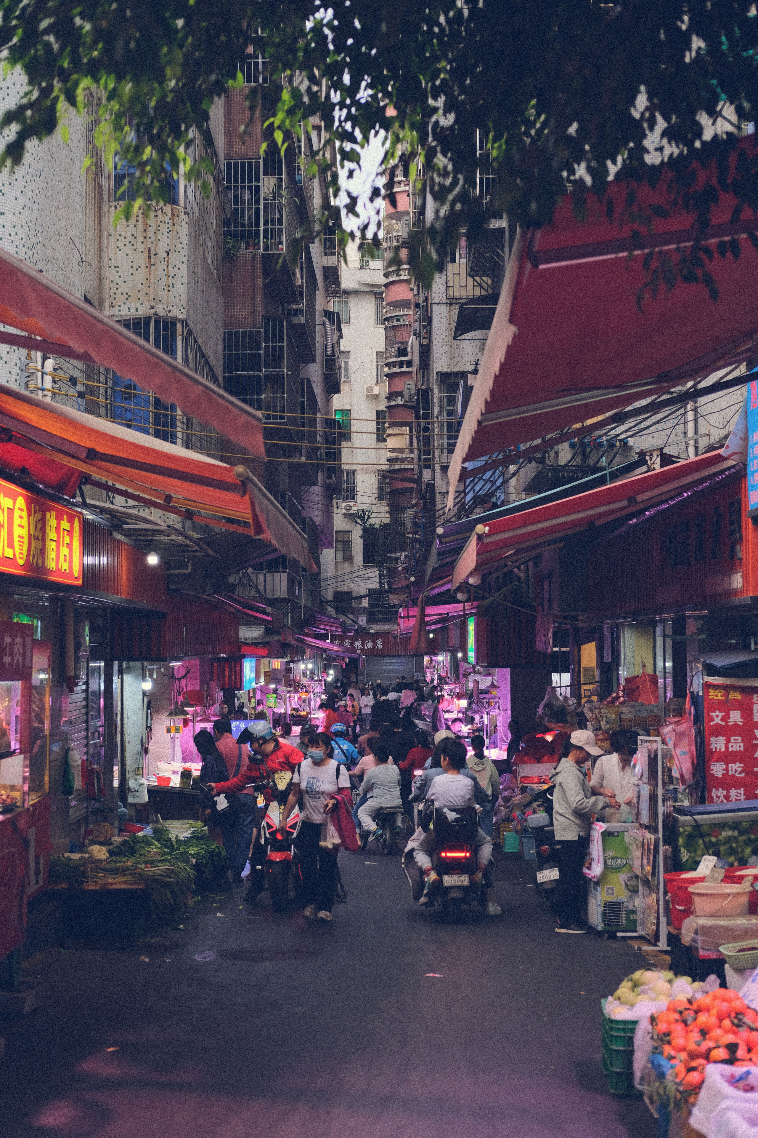 Guangzhou Street Photography | Candid Street Photography by Yukophotography | 街头摄影师广州