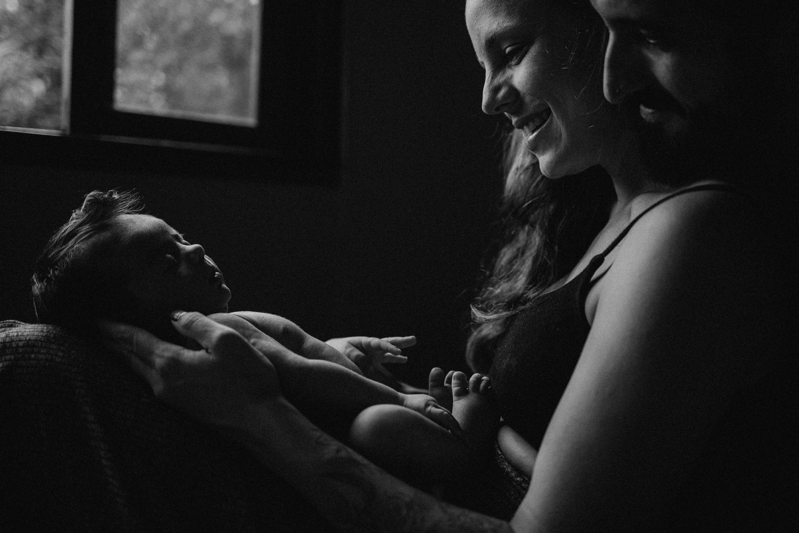 Luca’s 1 month. Fotografa documental de familia e nascimento em Florianópolis SC Daria Ermolaev