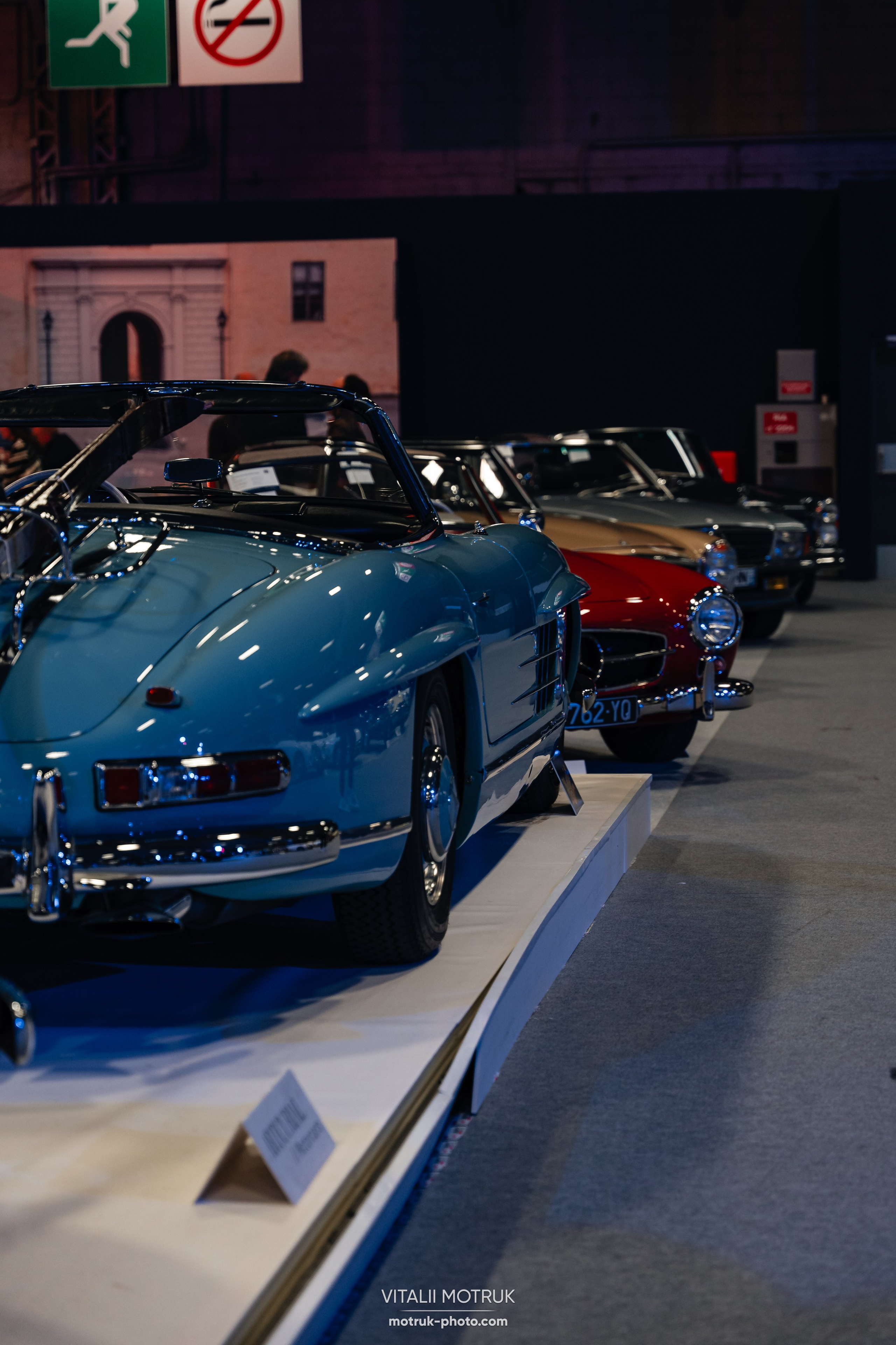 Retromobile-2024. Photographe de voitures à Paris — Vitalii Motruk