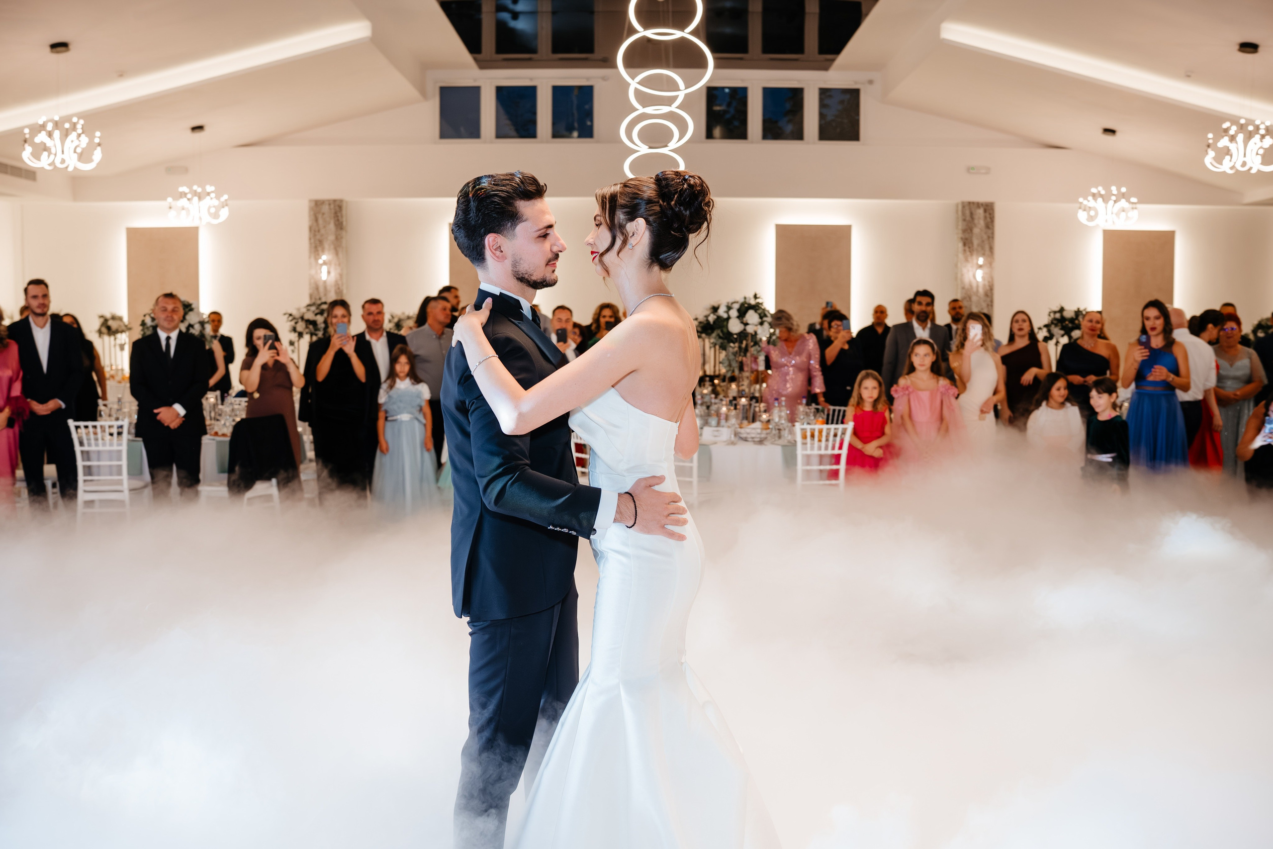 Povestea de nuntă a lui Anca și Dragoș în Bacău | Fotografie de Eveniment. Raw Studio. Fotograful tau de nunta!